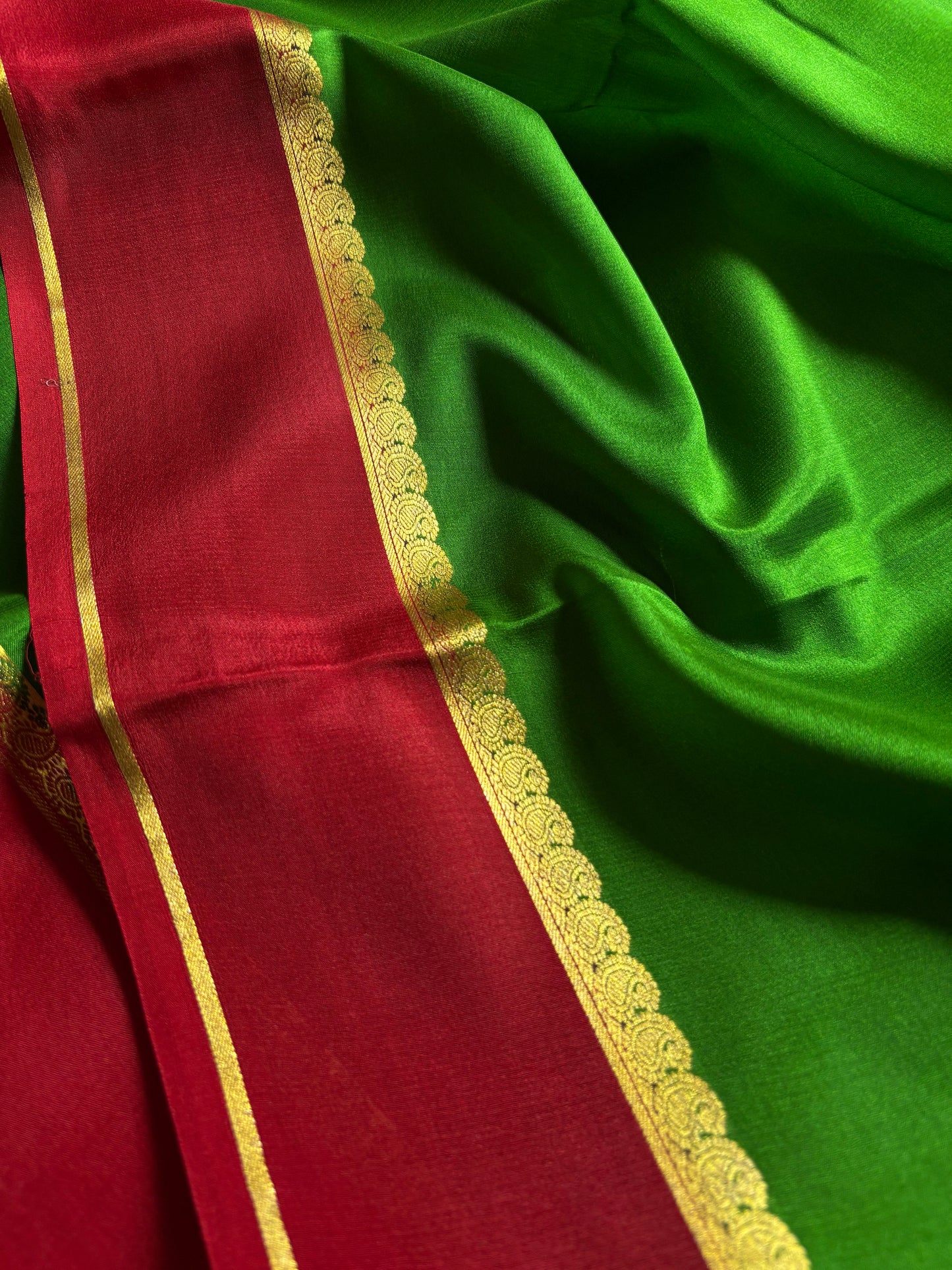 Mala (2D) : Parrot green-red