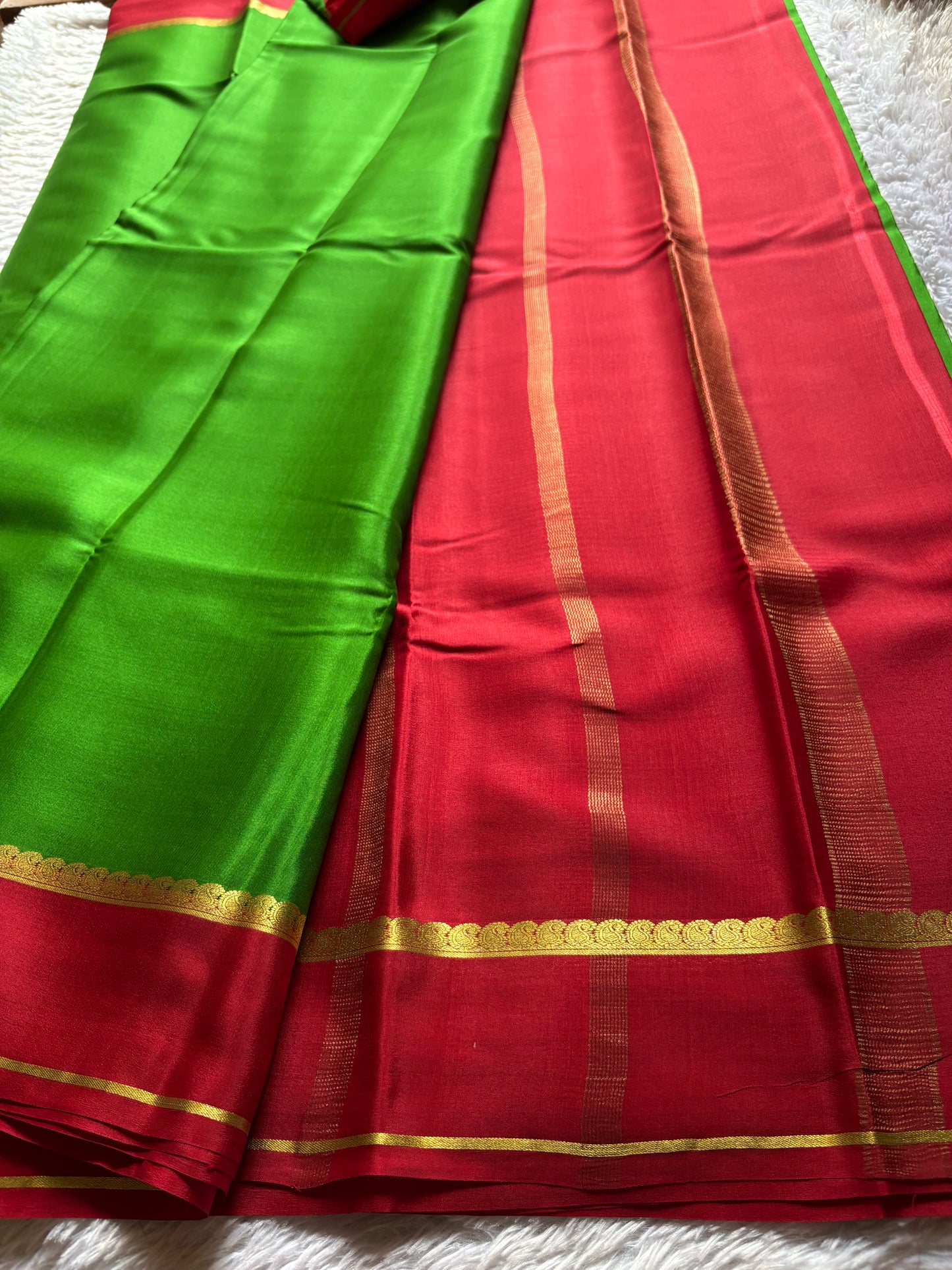 Mala (2D) : Parrot green-red