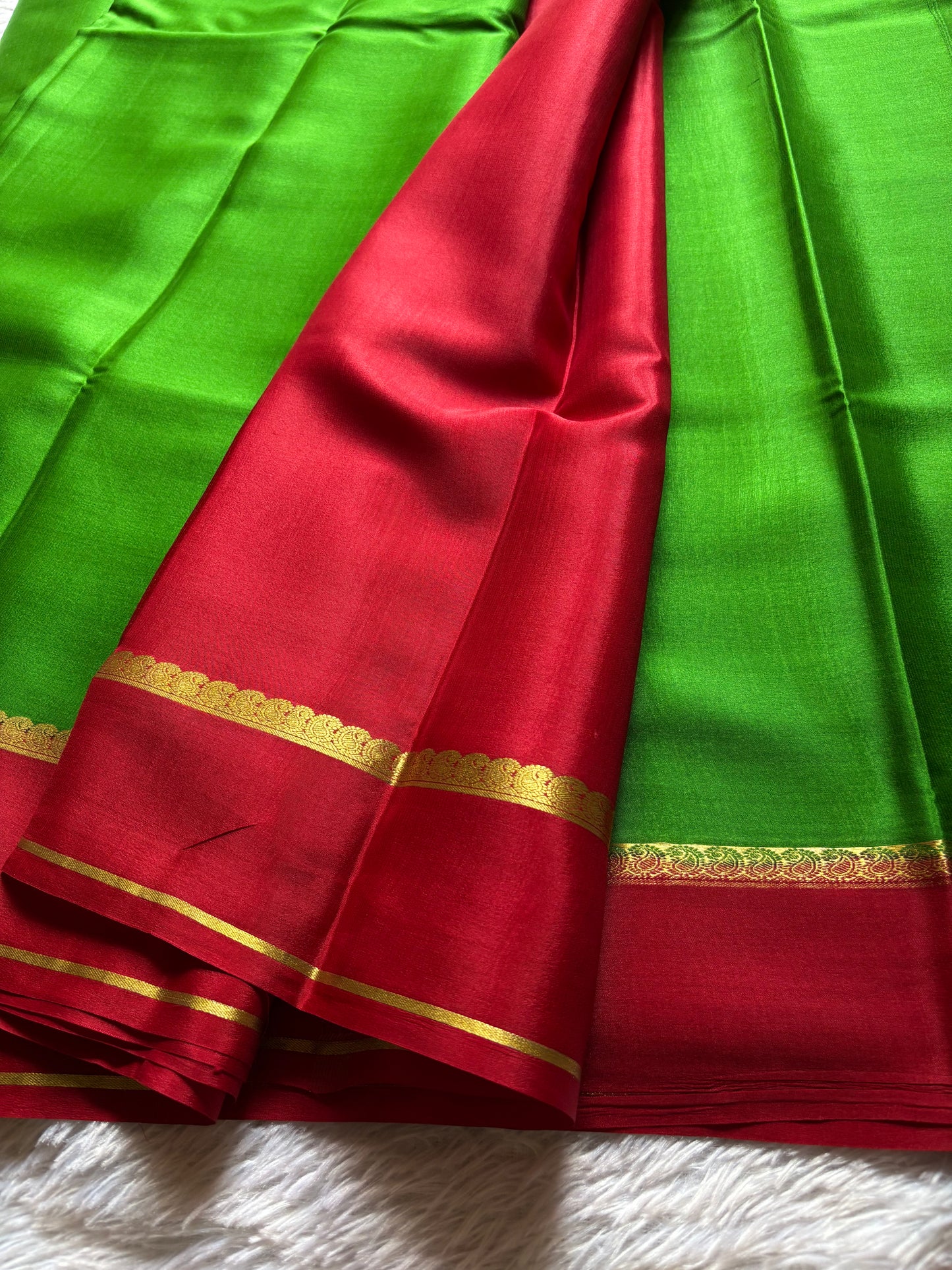 Mala (2D) : Parrot green-red