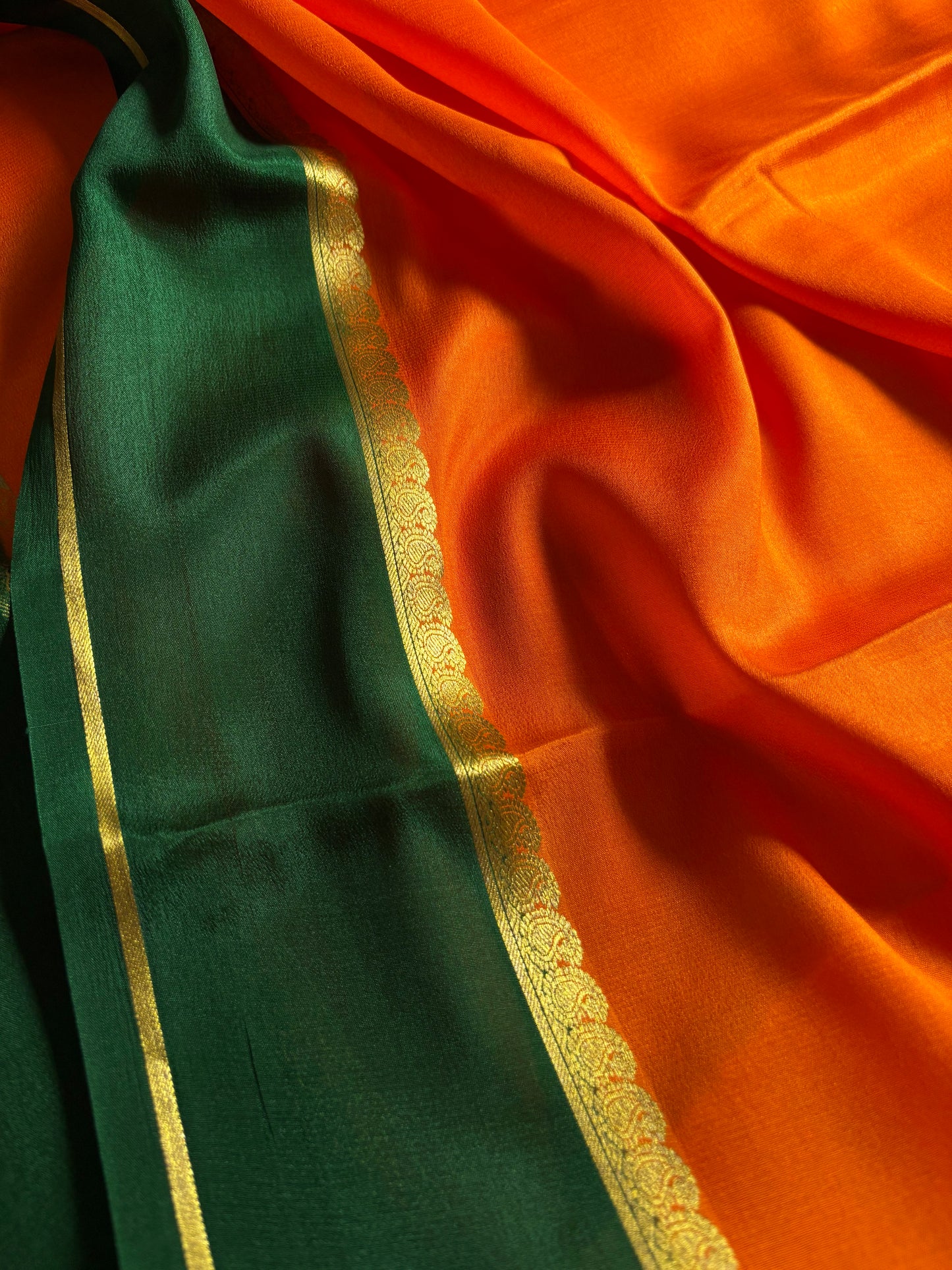 Mala (2D) : Dark orange-bottle green
