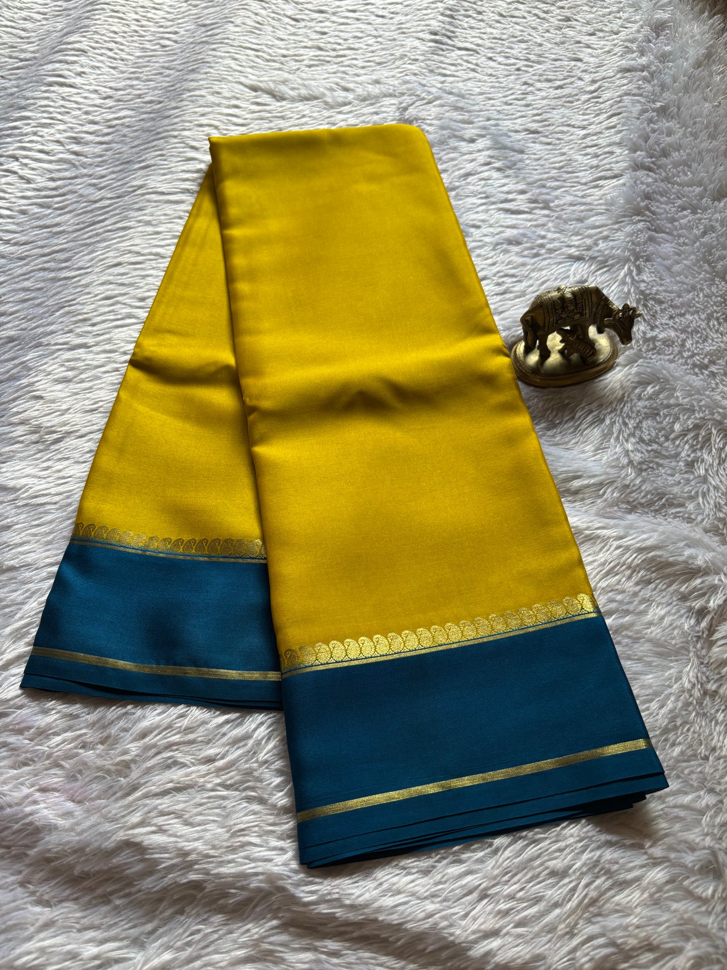 Mala (2D) : Lemon yellow-teal blue
