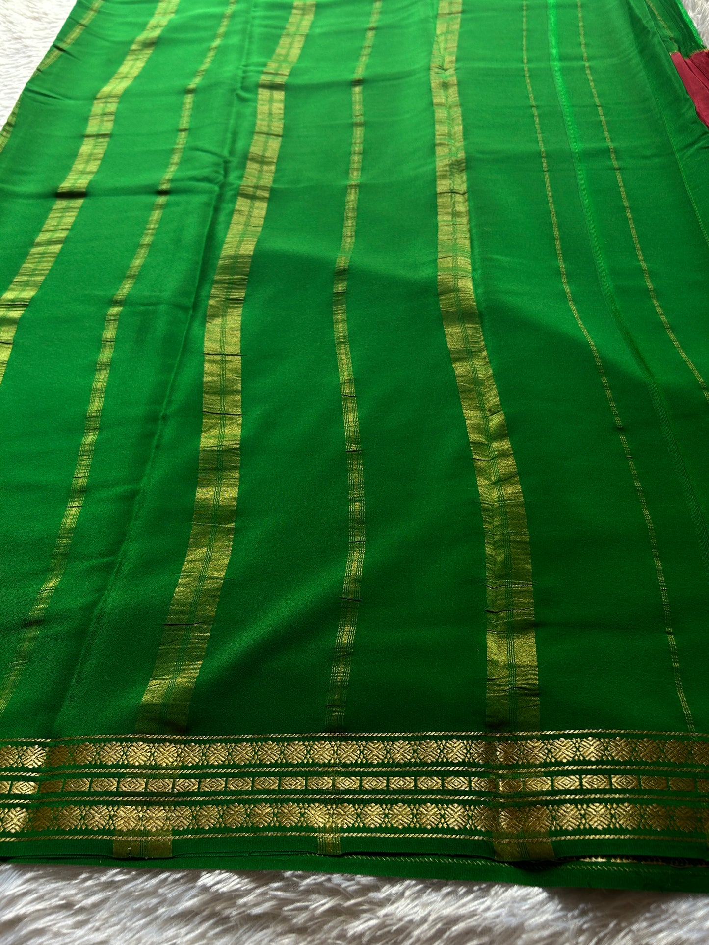 Suraksha (2D) : Maroon-leaf green