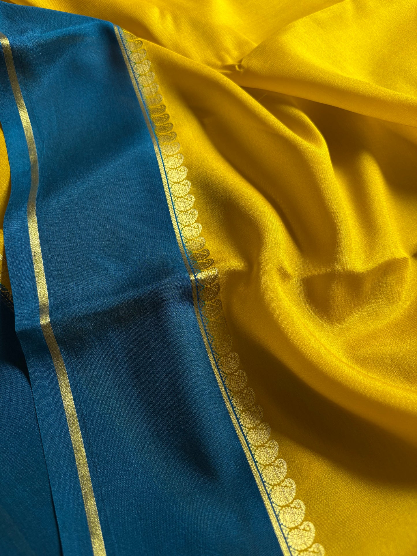 Mala (2D) : Lemon yellow-teal blue