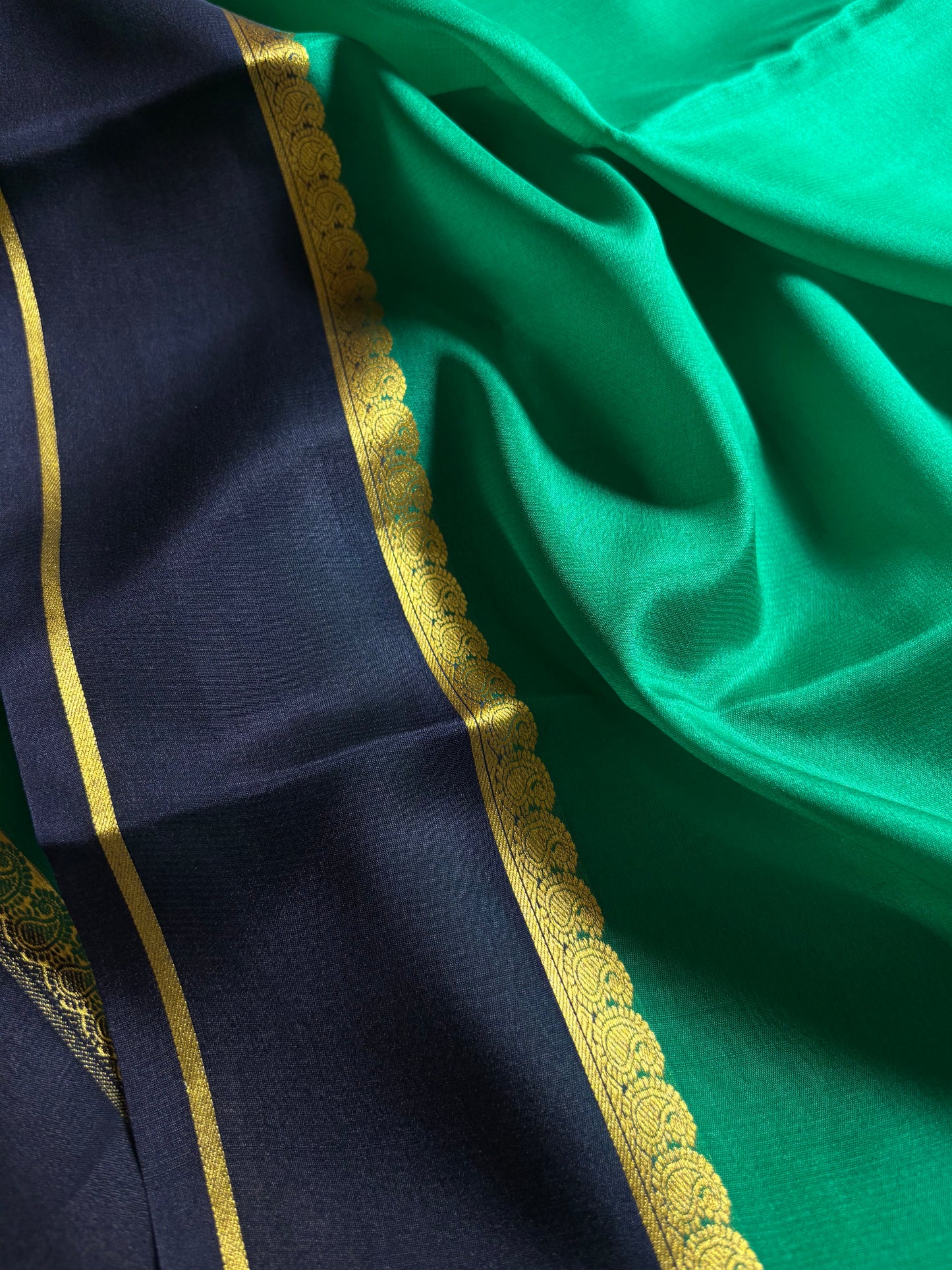 Mala (2D) : Jade green-navy blue
