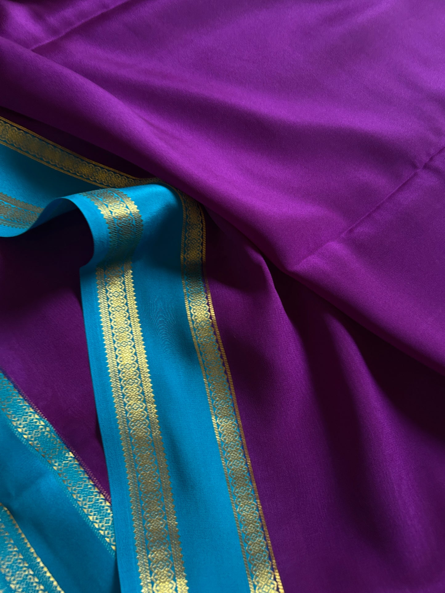 Rukmini (2D) : Violet-ananda blue