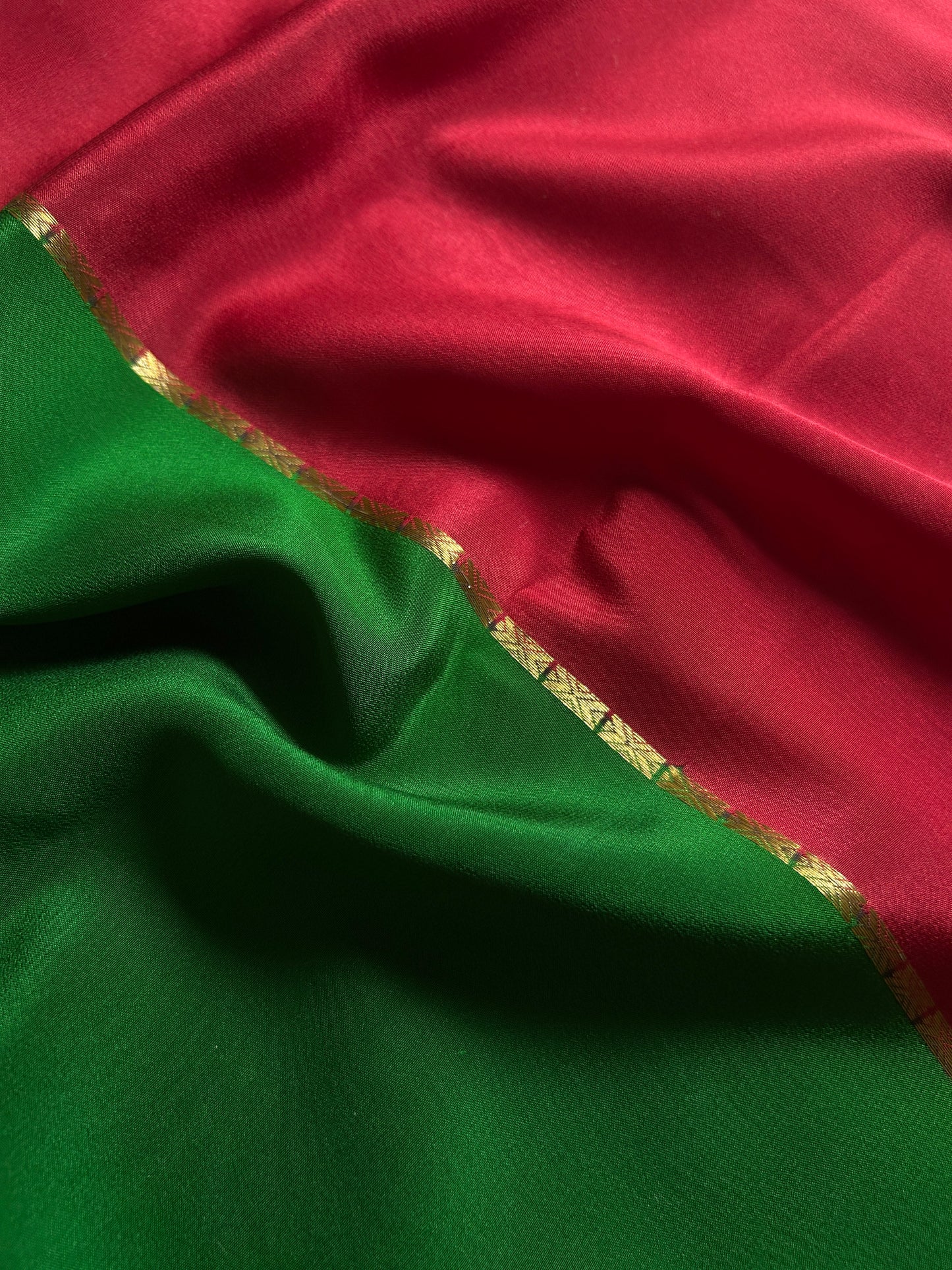 Suraksha (2D) : Maroon-leaf green