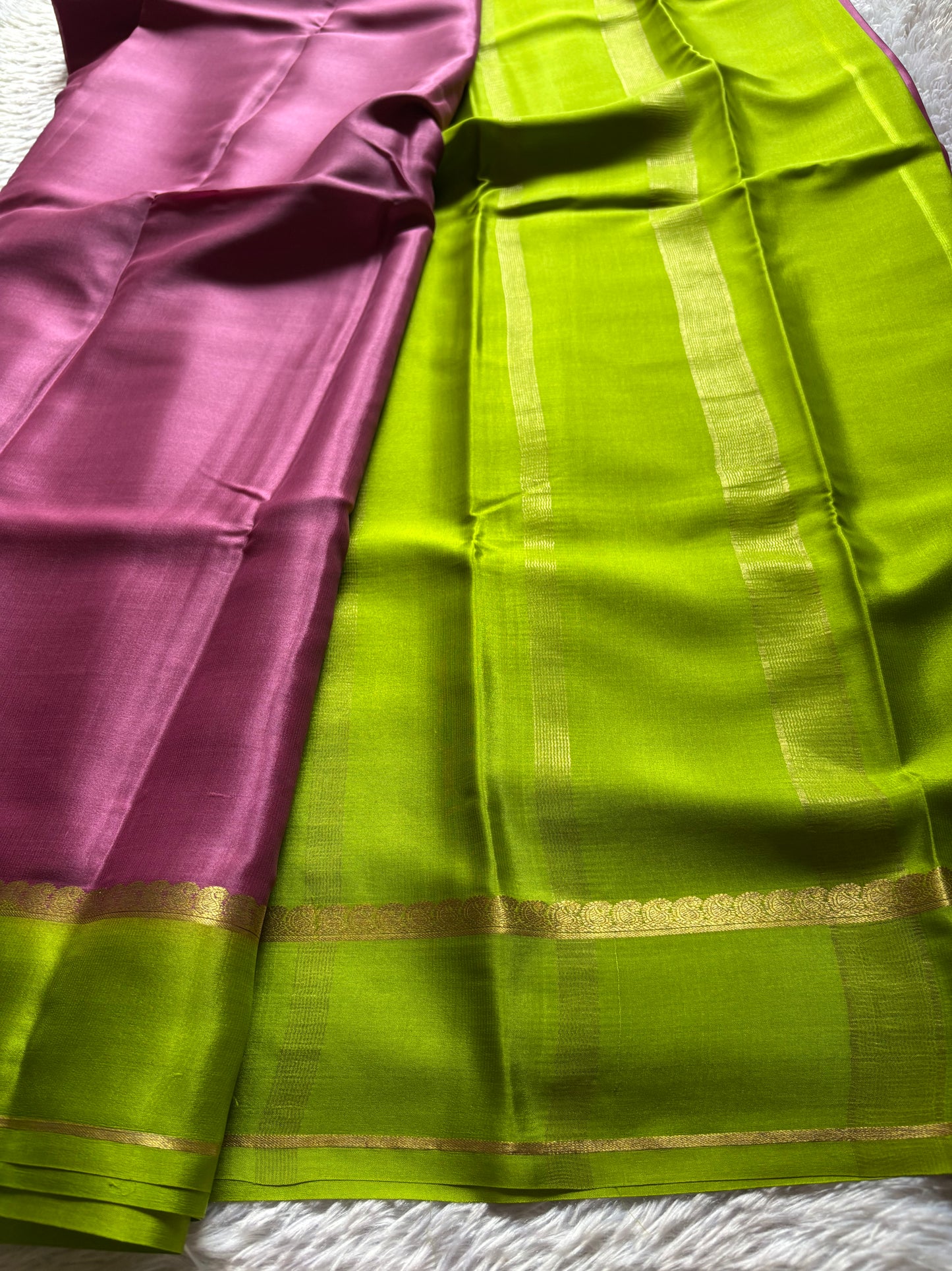 Mala (2D) : Onion pink-mehendi green