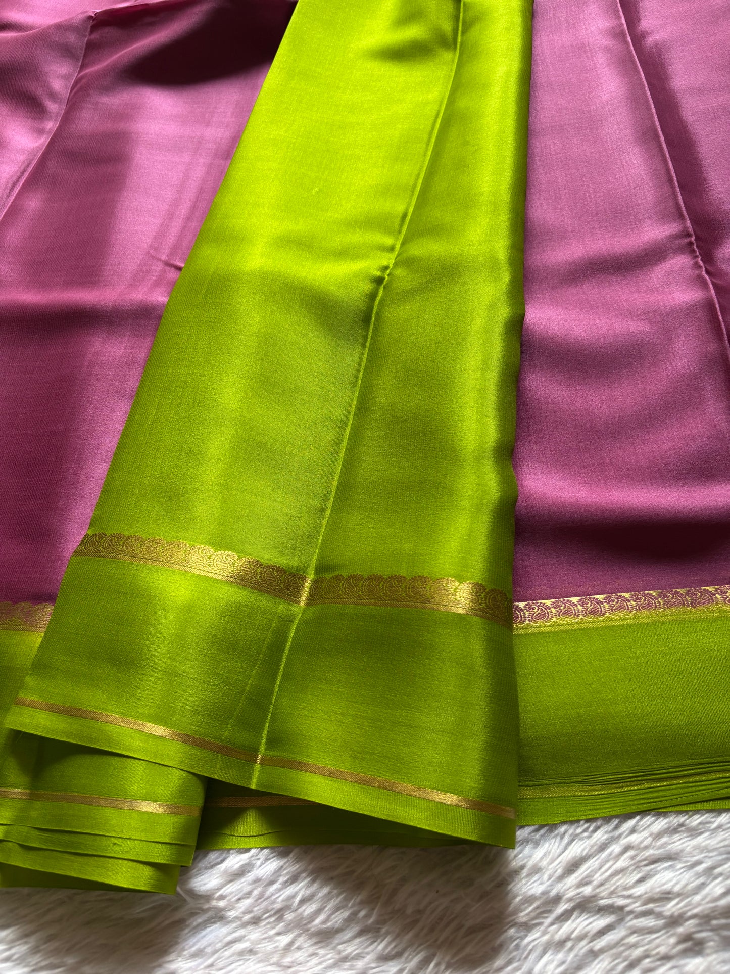 Mala (2D) : Onion pink-mehendi green