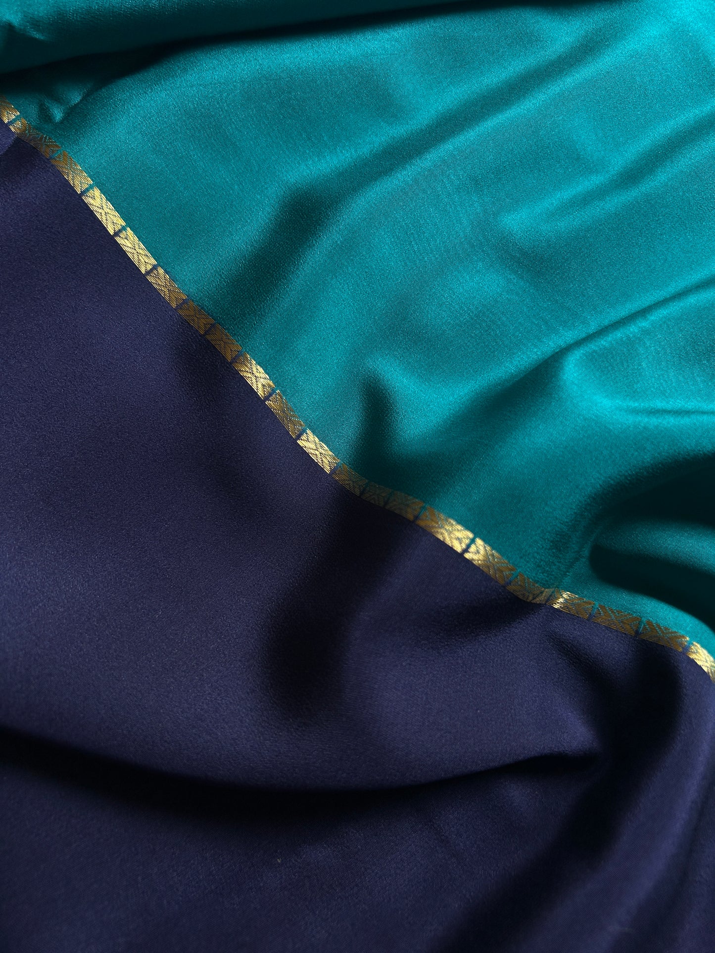 Suraksha (2D) : Peacock green-navy blue