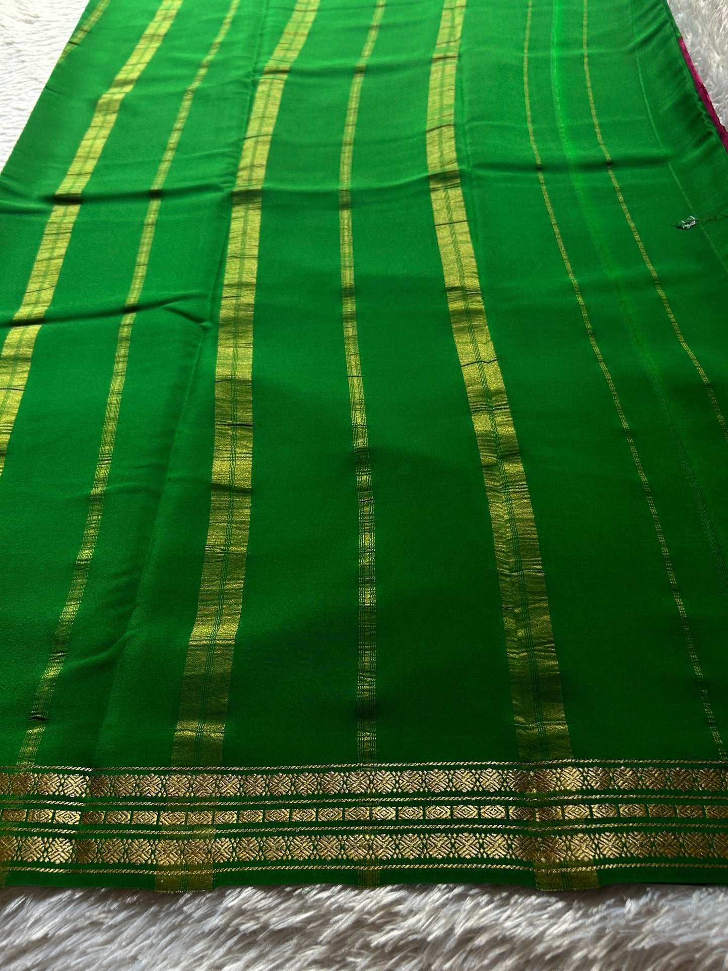 Suraksha (2D) : Dark pink-leaf green