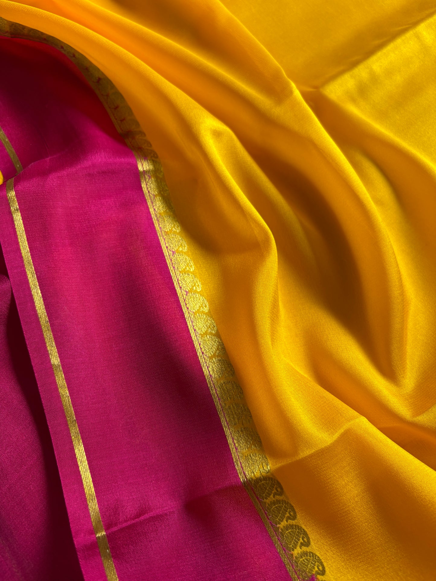 Mala (2D) : Golden yellow-pink