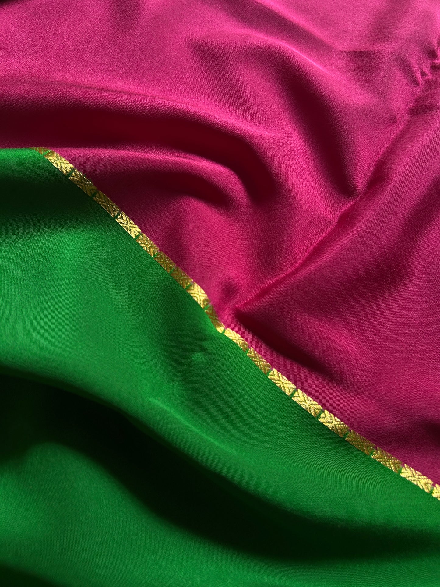Suraksha (2D) : Dark pink-leaf green