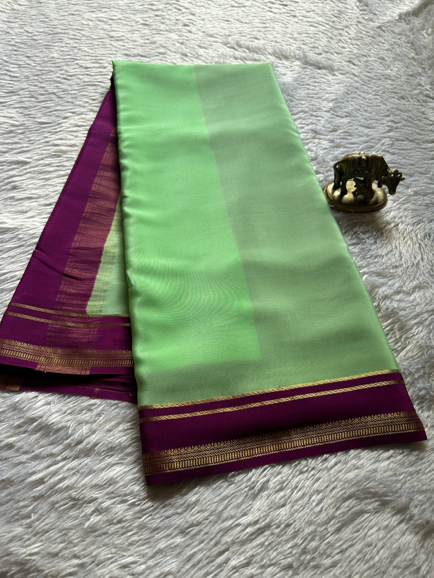 Sumathi (2D) : Mint green-magenta