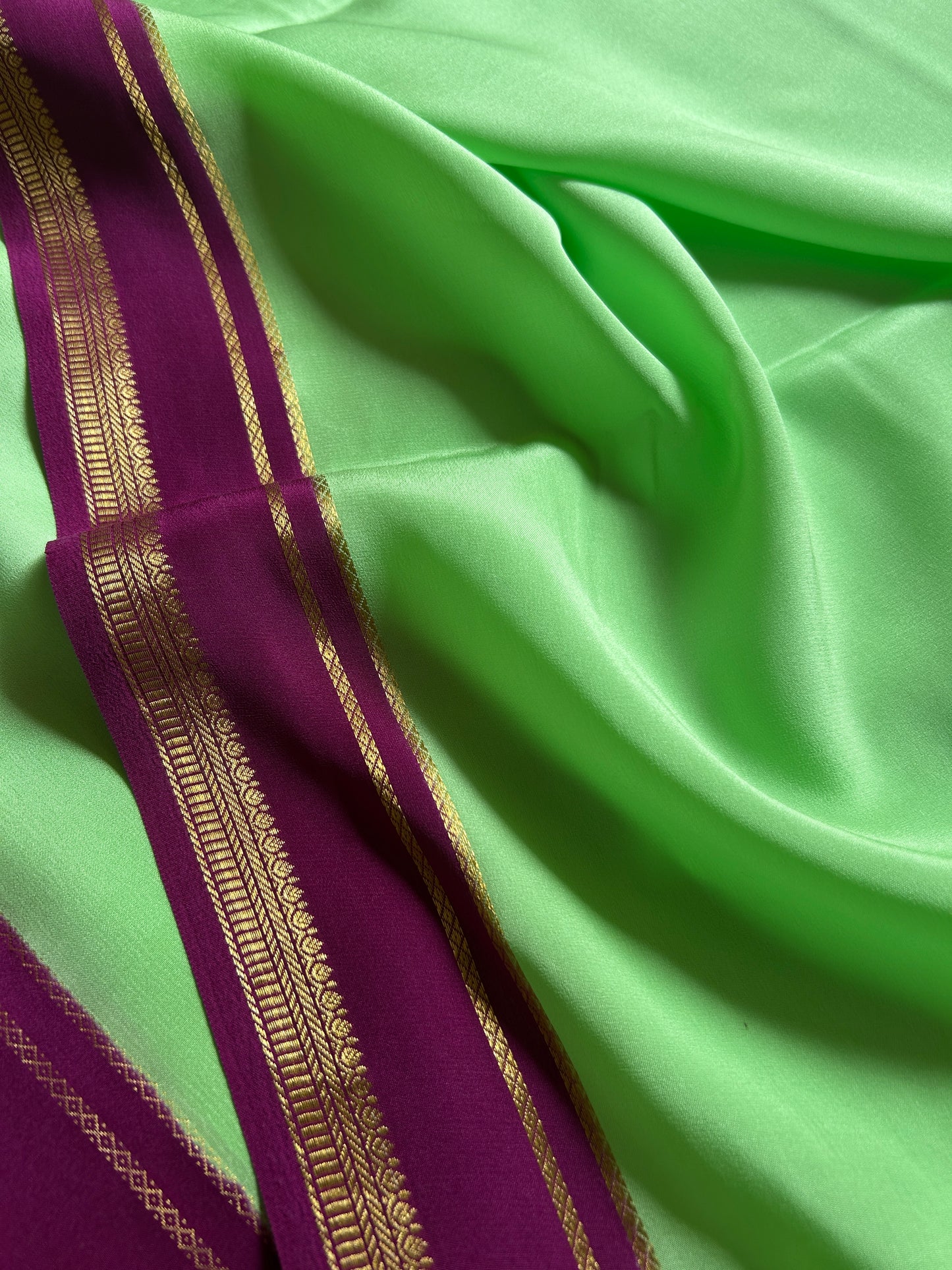 Sumathi (2D) : Mint green-magenta