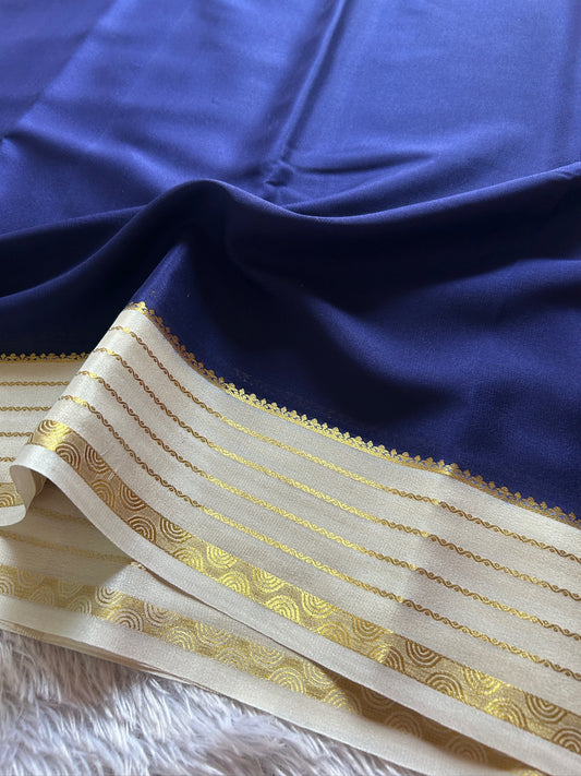 Light weight pure crepe: Navy blue-off white