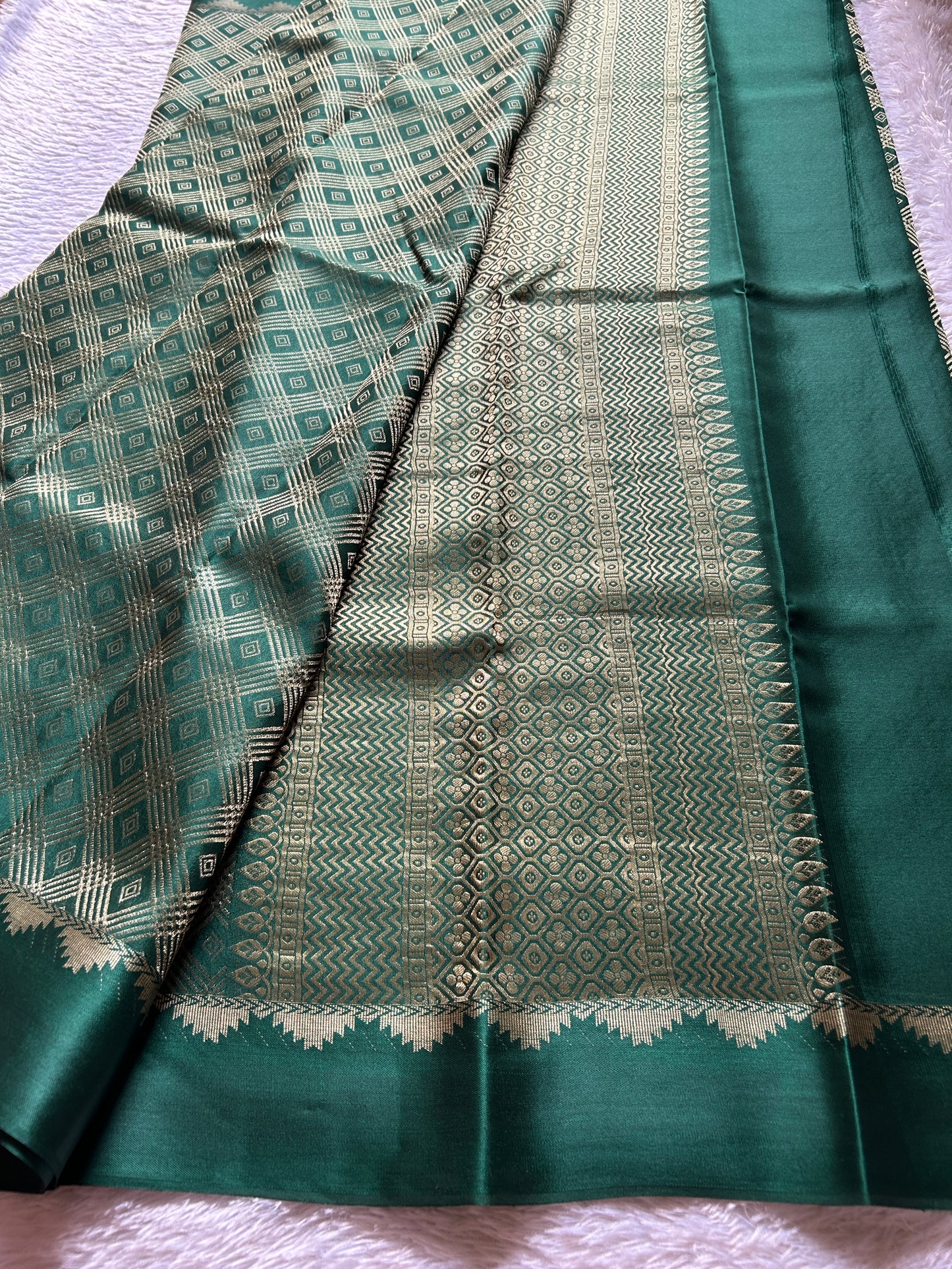 Archana : Brocade Bottle green
