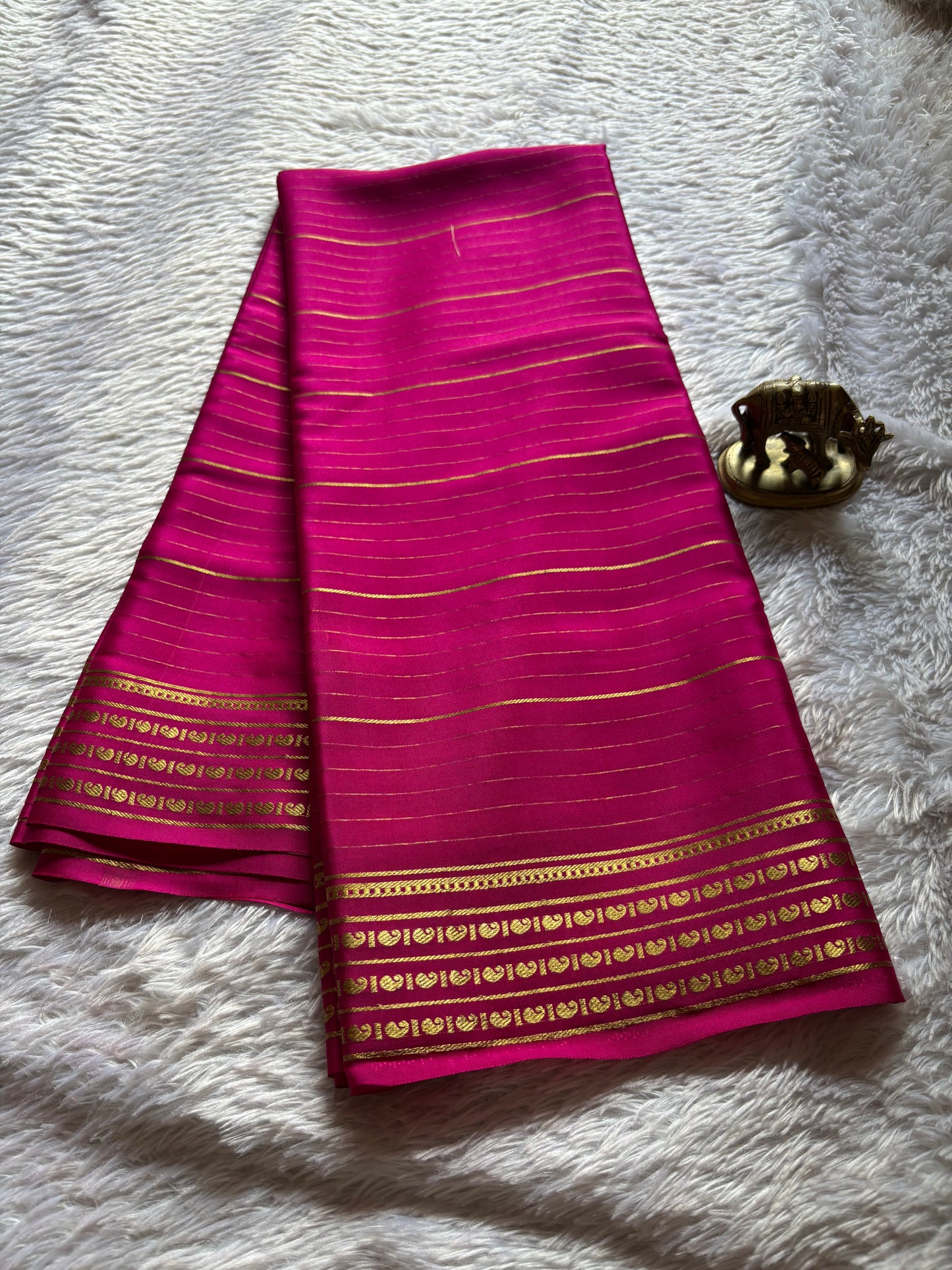 Meghana : Solid Rani pink