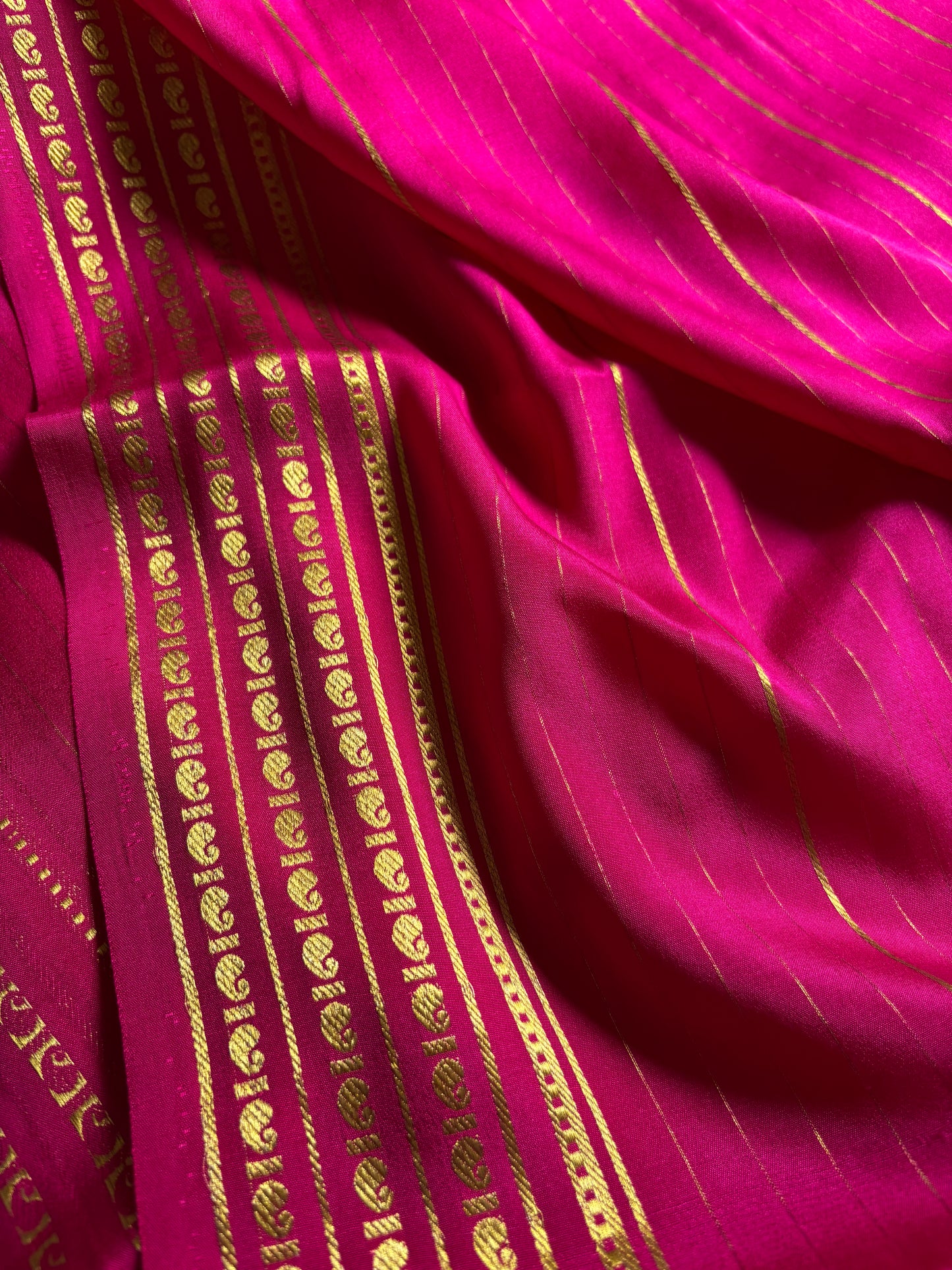 Meghana : Solid Rani pink