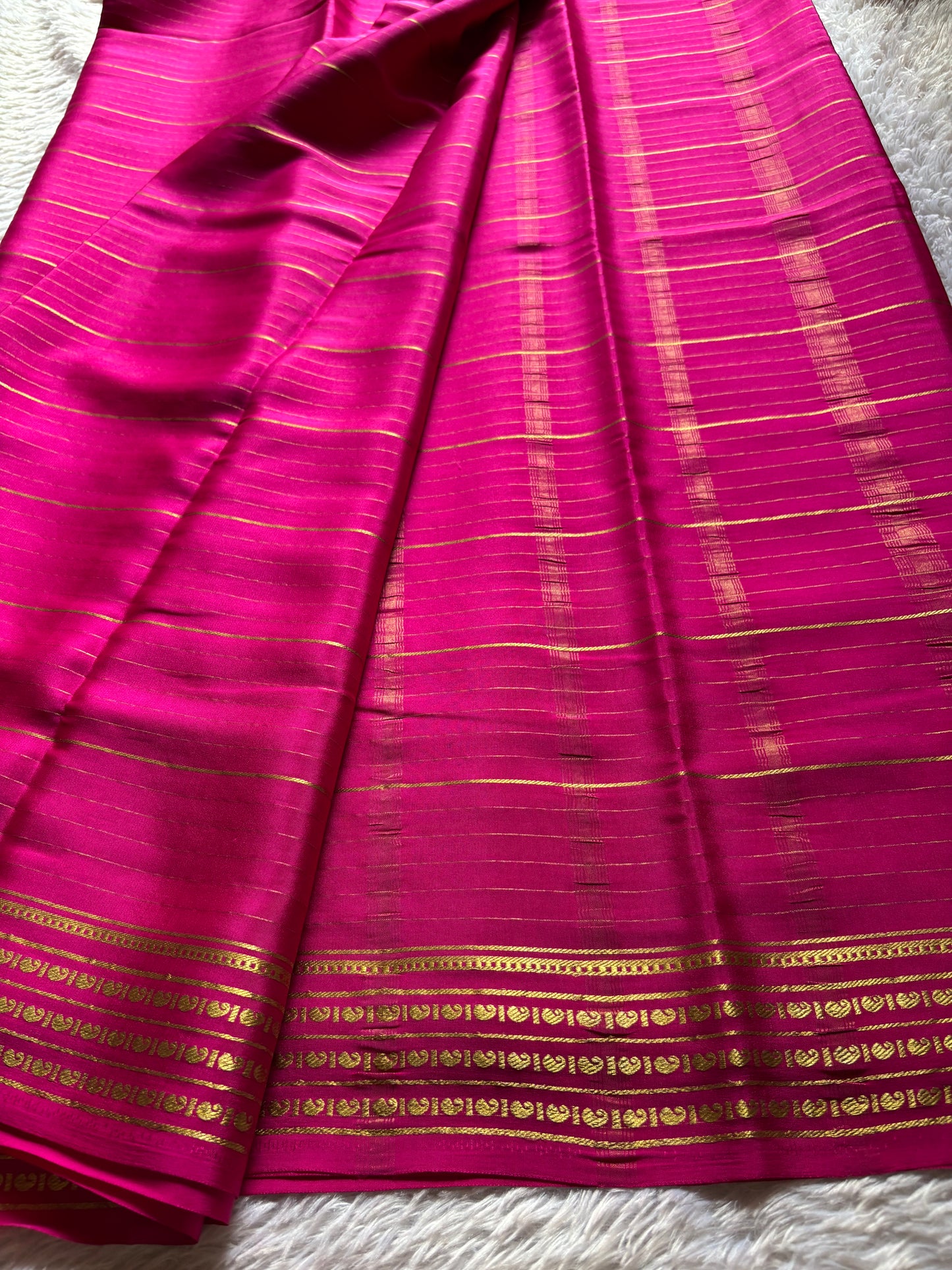 Meghana : Solid Rani pink