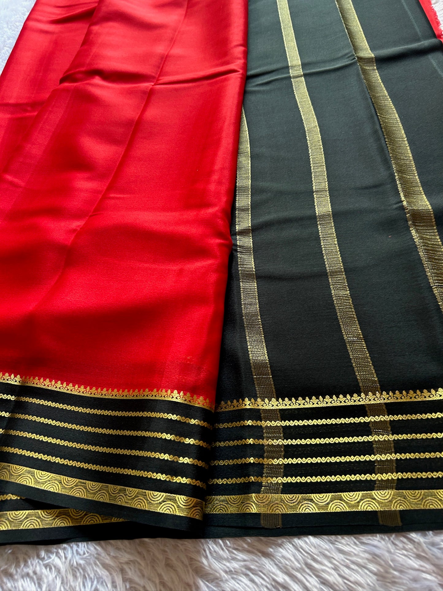 Light weight pure crepe: Red-black