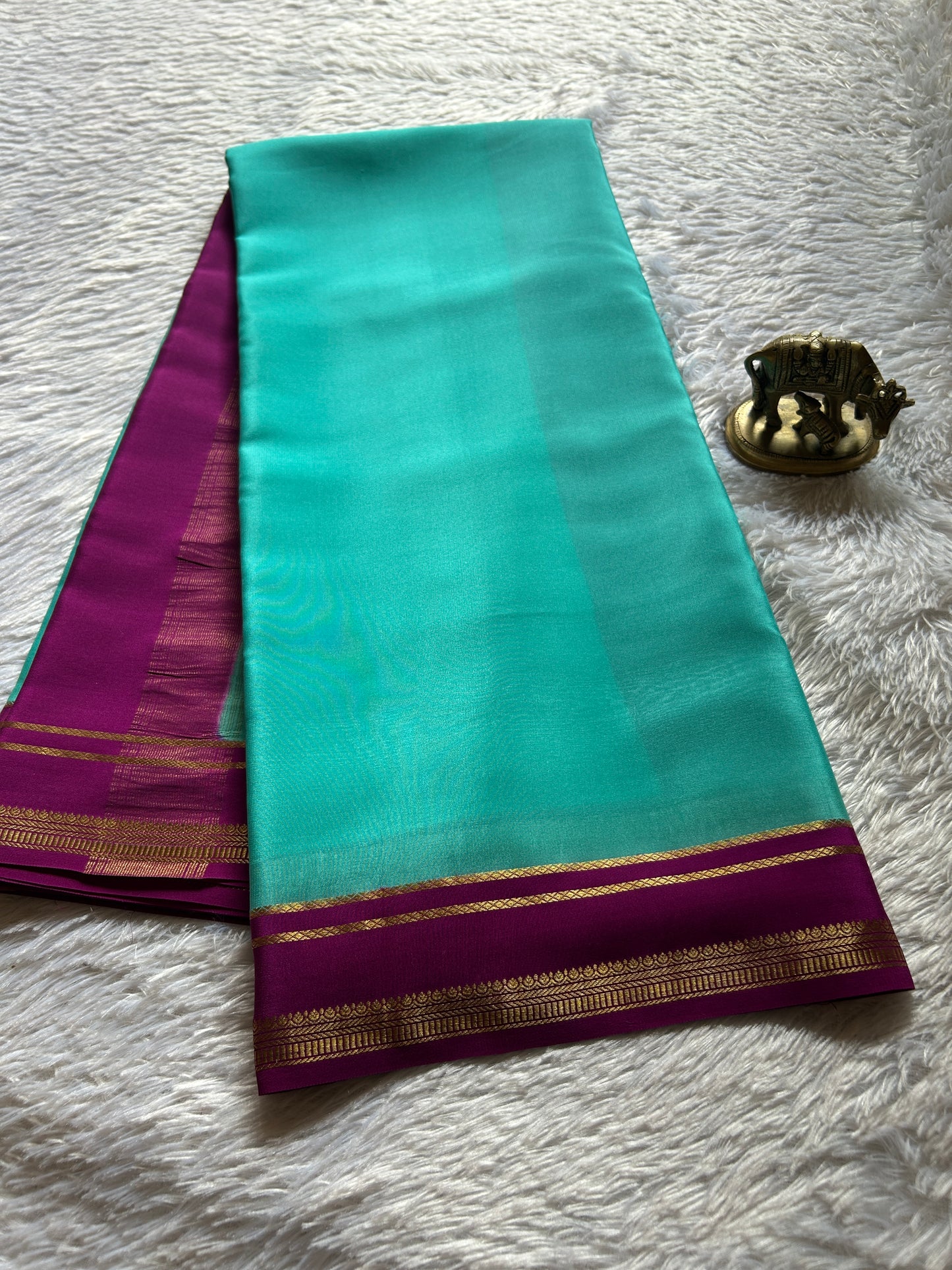 Sumathi (2D) : Sea blue-dark magenta