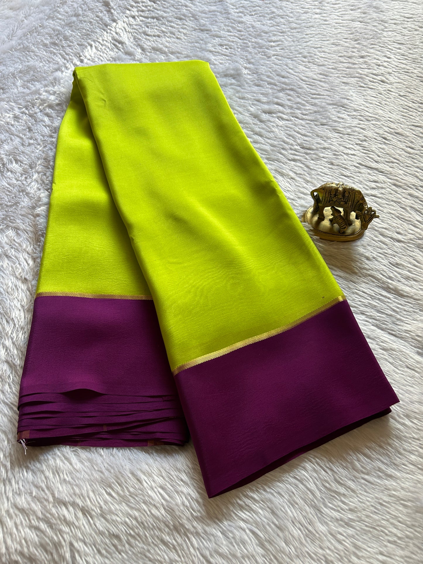 Surekha (2D) : Pista green-magenta