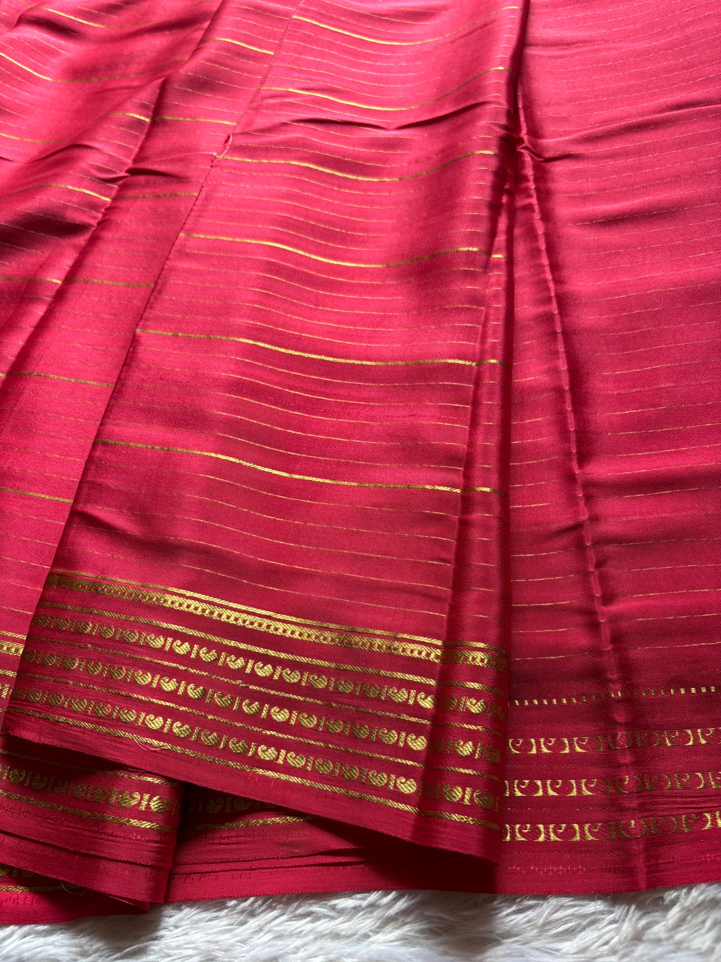 Meghana : Solid Reddish pink