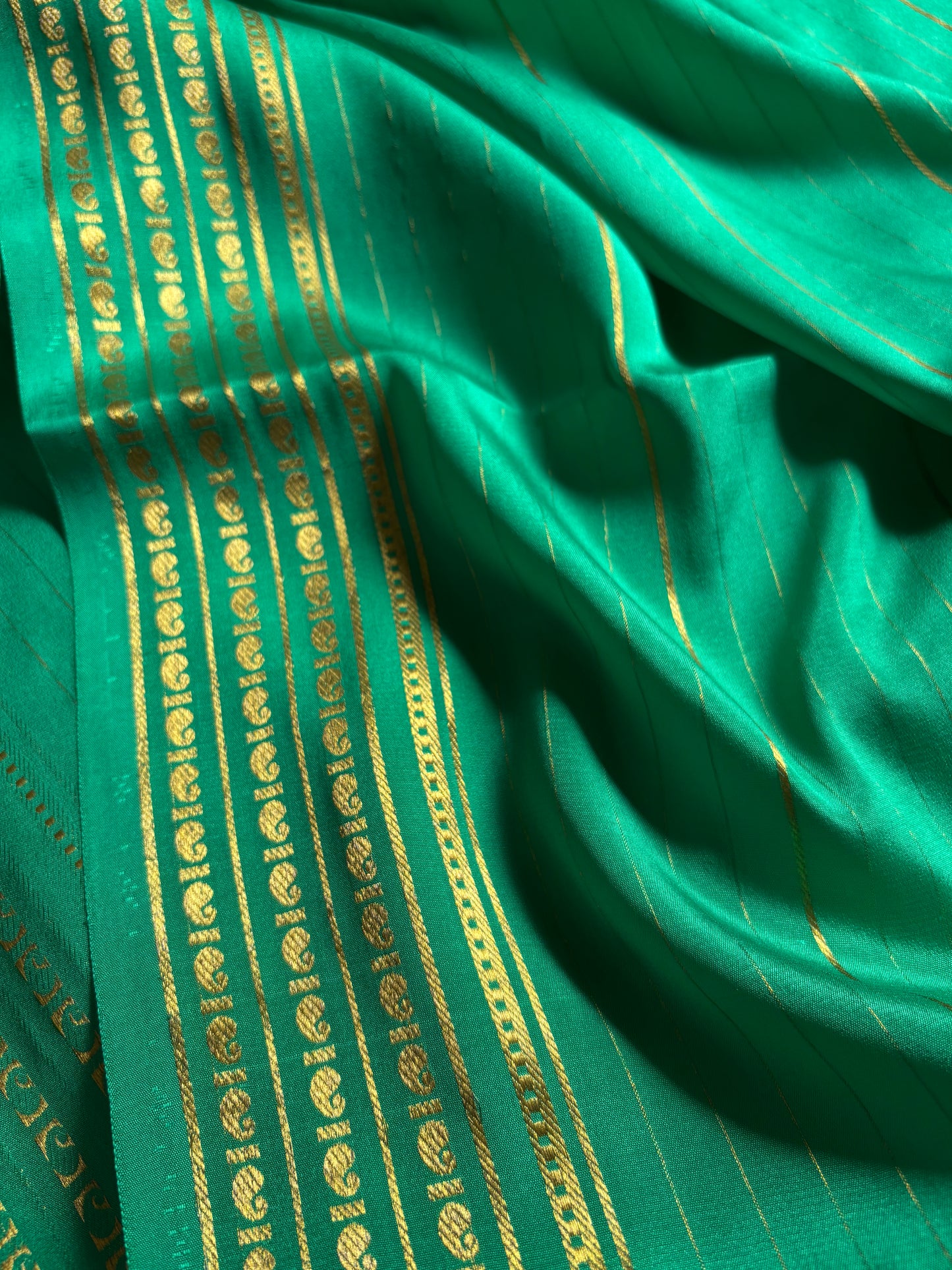Meghana : Solid Turquoise