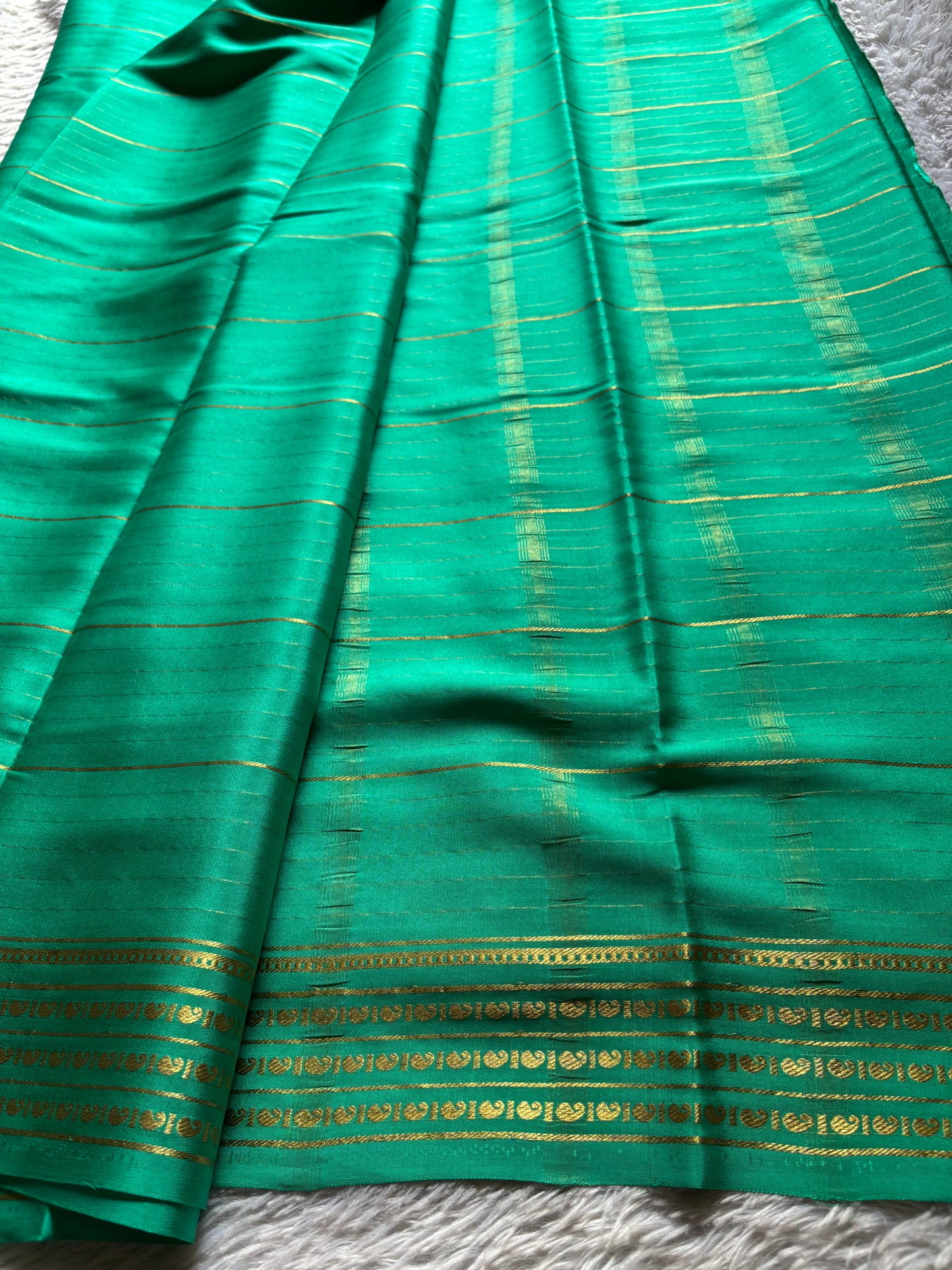 Meghana : Solid Turquoise