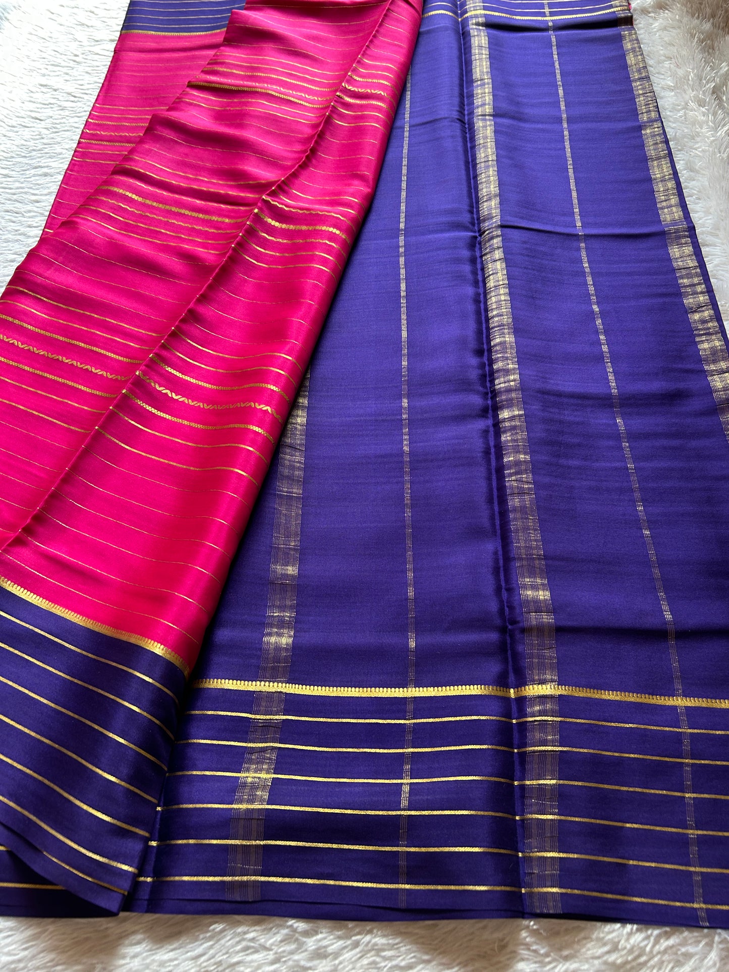 Dhaatri (2D) : Pink-navy blue