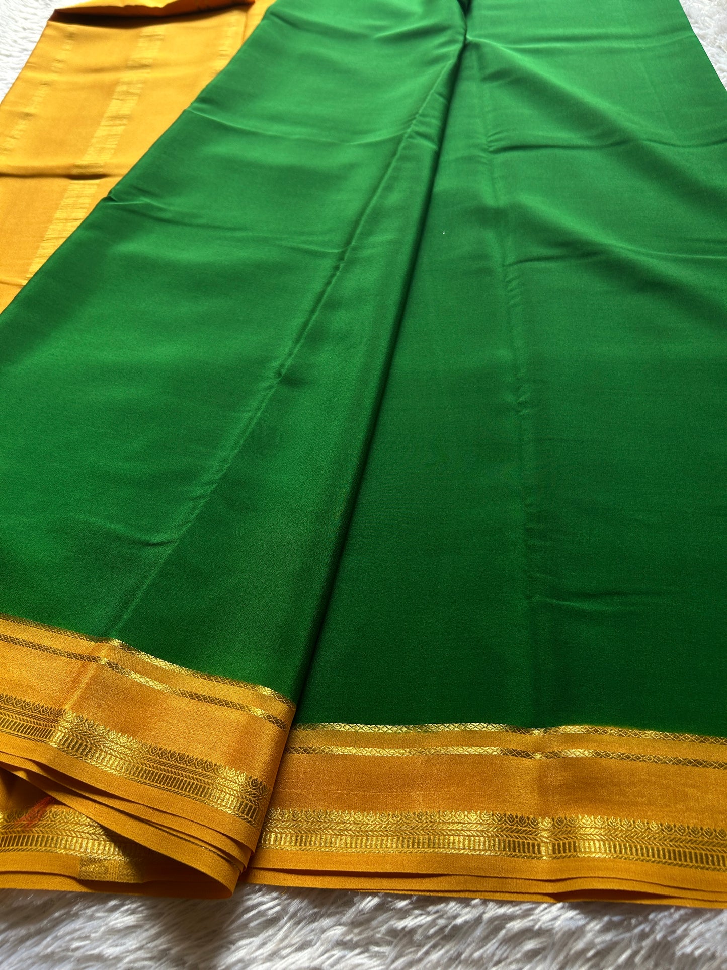Sumathi (2D) : Leaf green-golden yellow