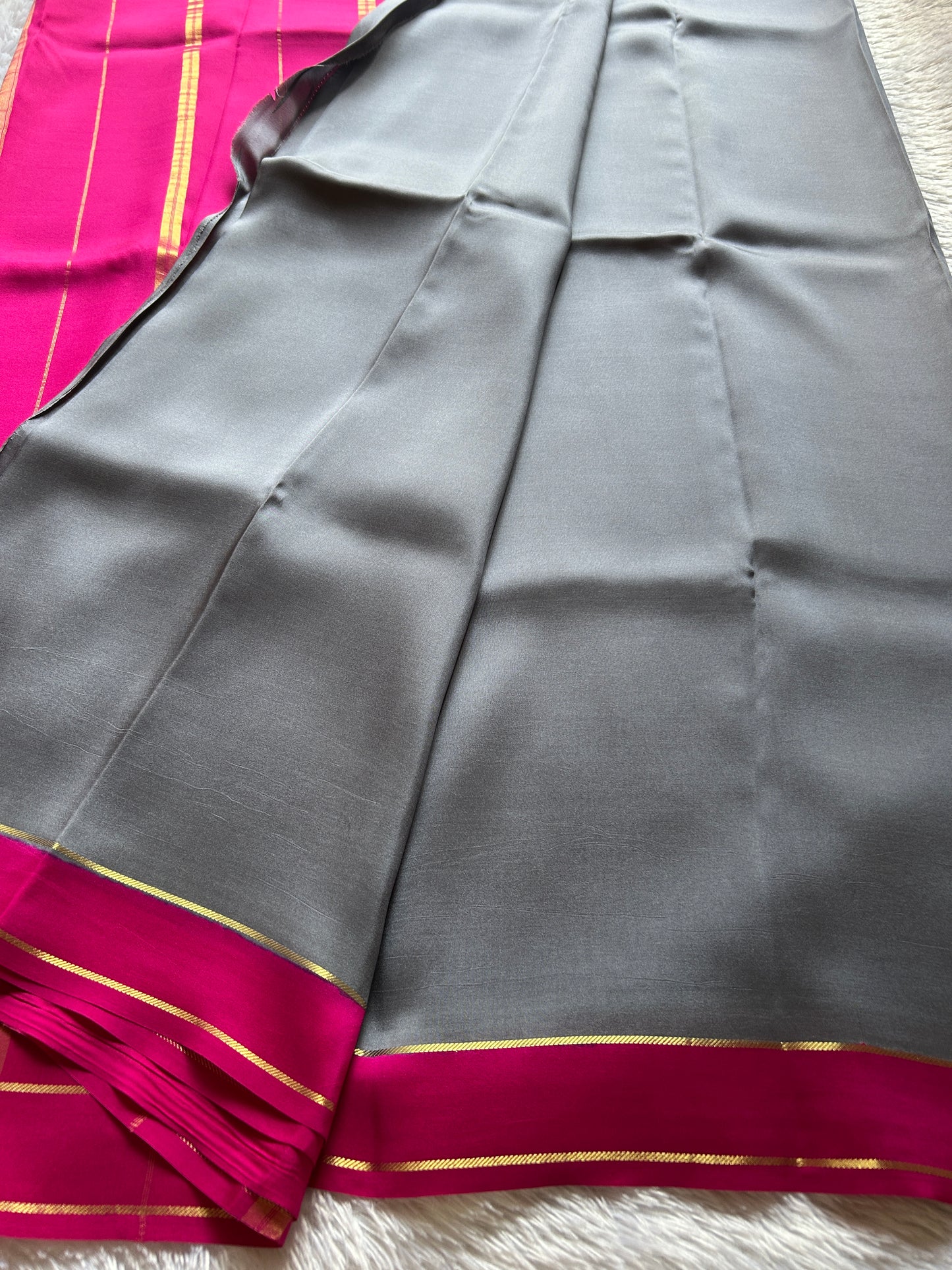 Rekha (2D) : Grey-pink