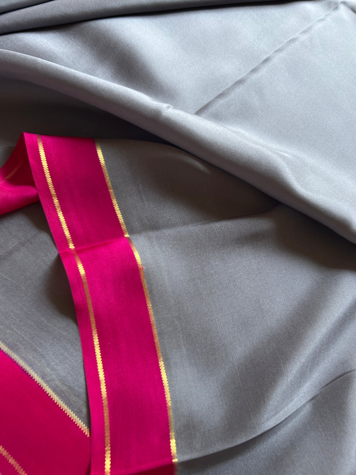 Rekha (2D) : Grey-pink