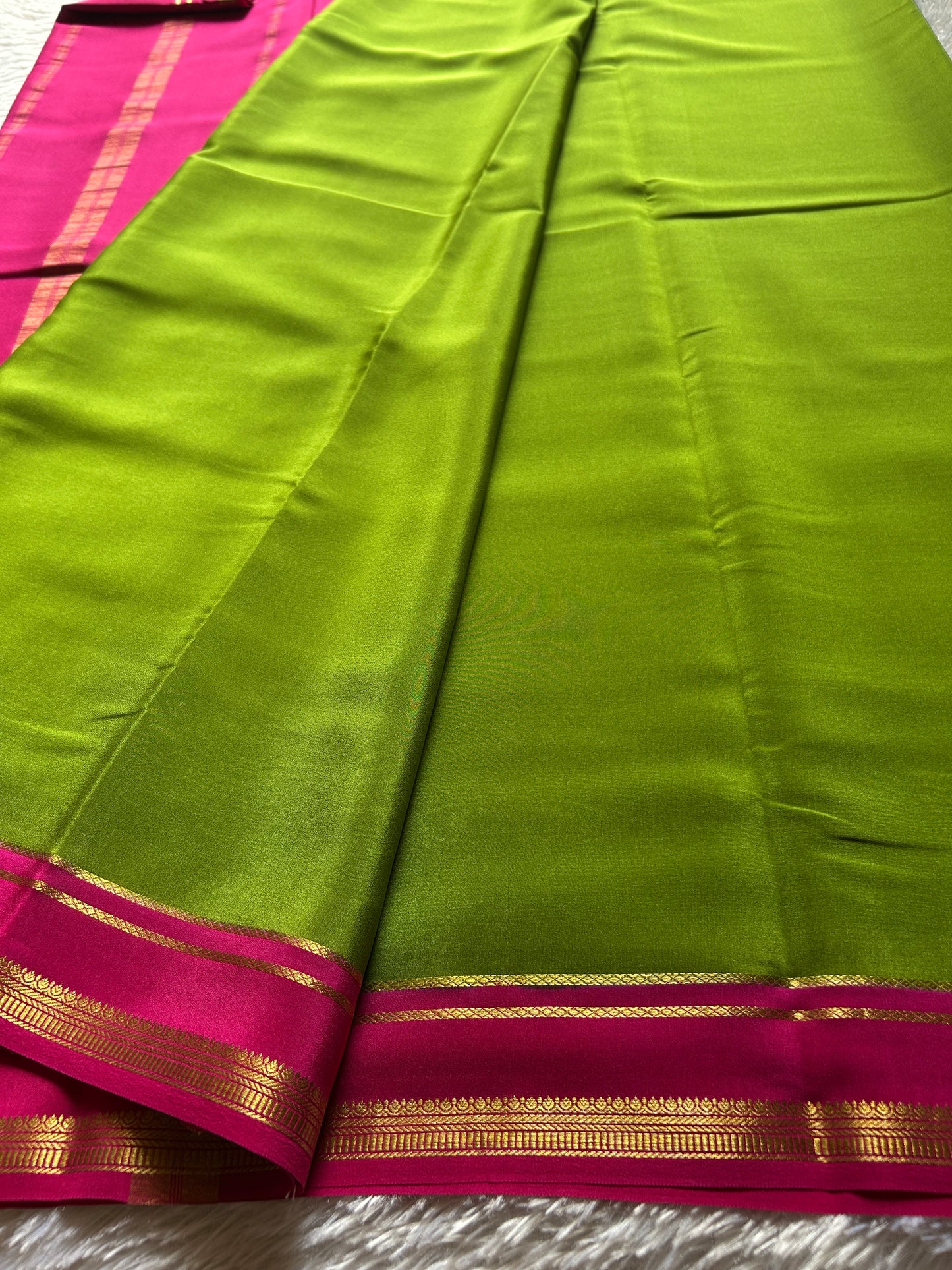 Sumathi (2D) : Moss green-rani pink