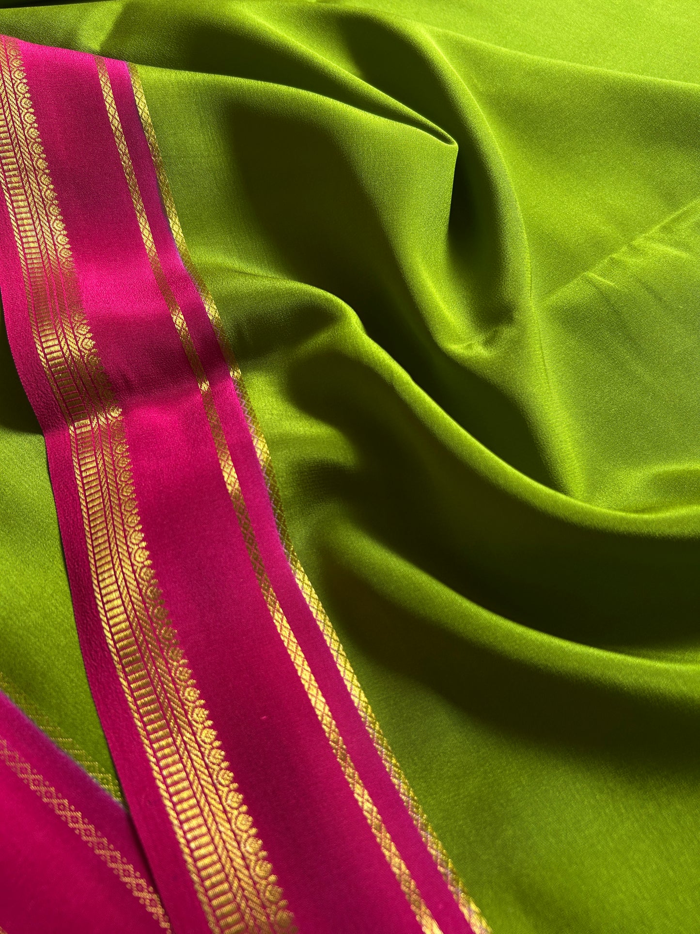 Sumathi (2D) : Moss green-rani pink