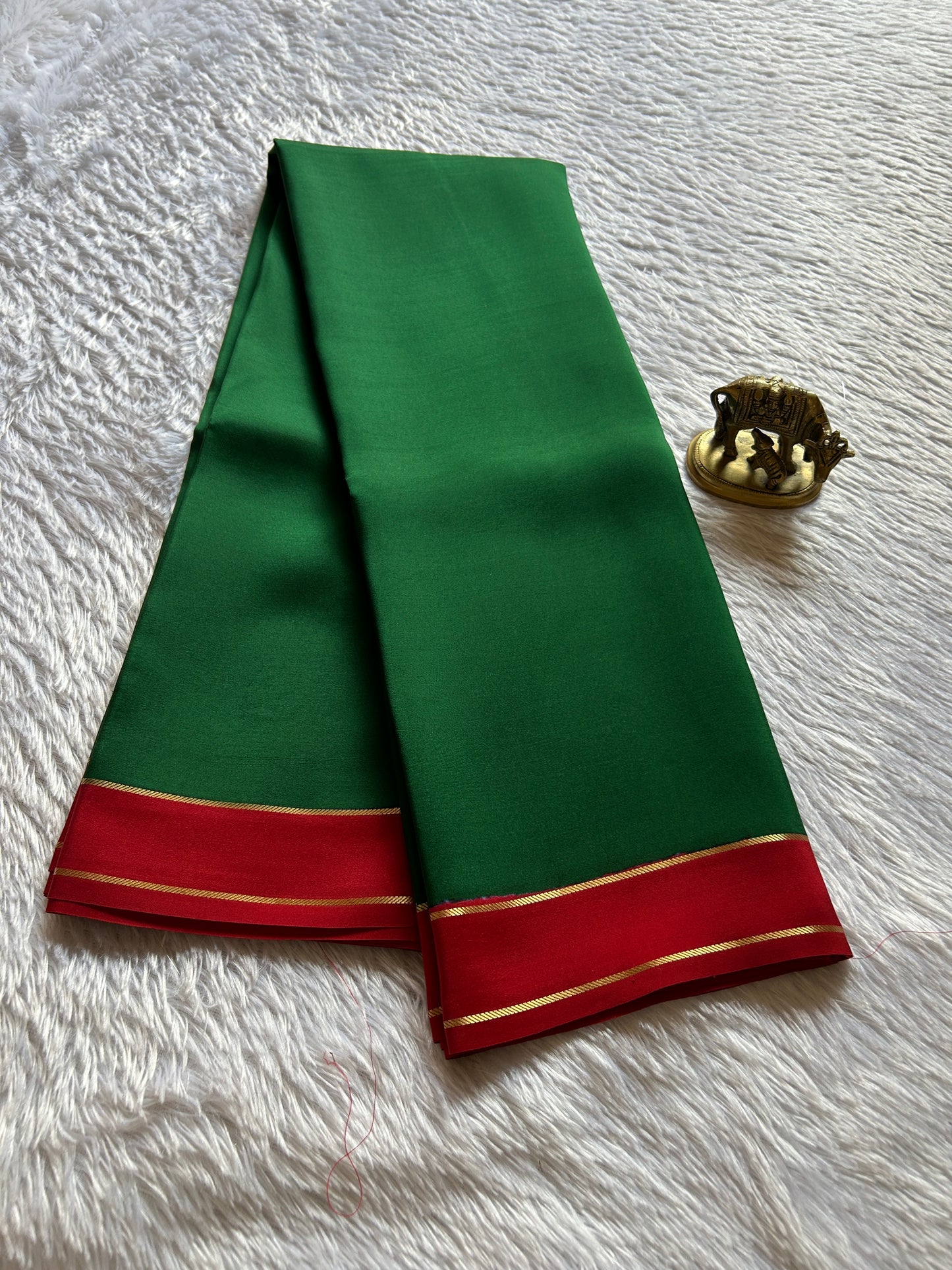 Rekha (2D) : Leaf green-red