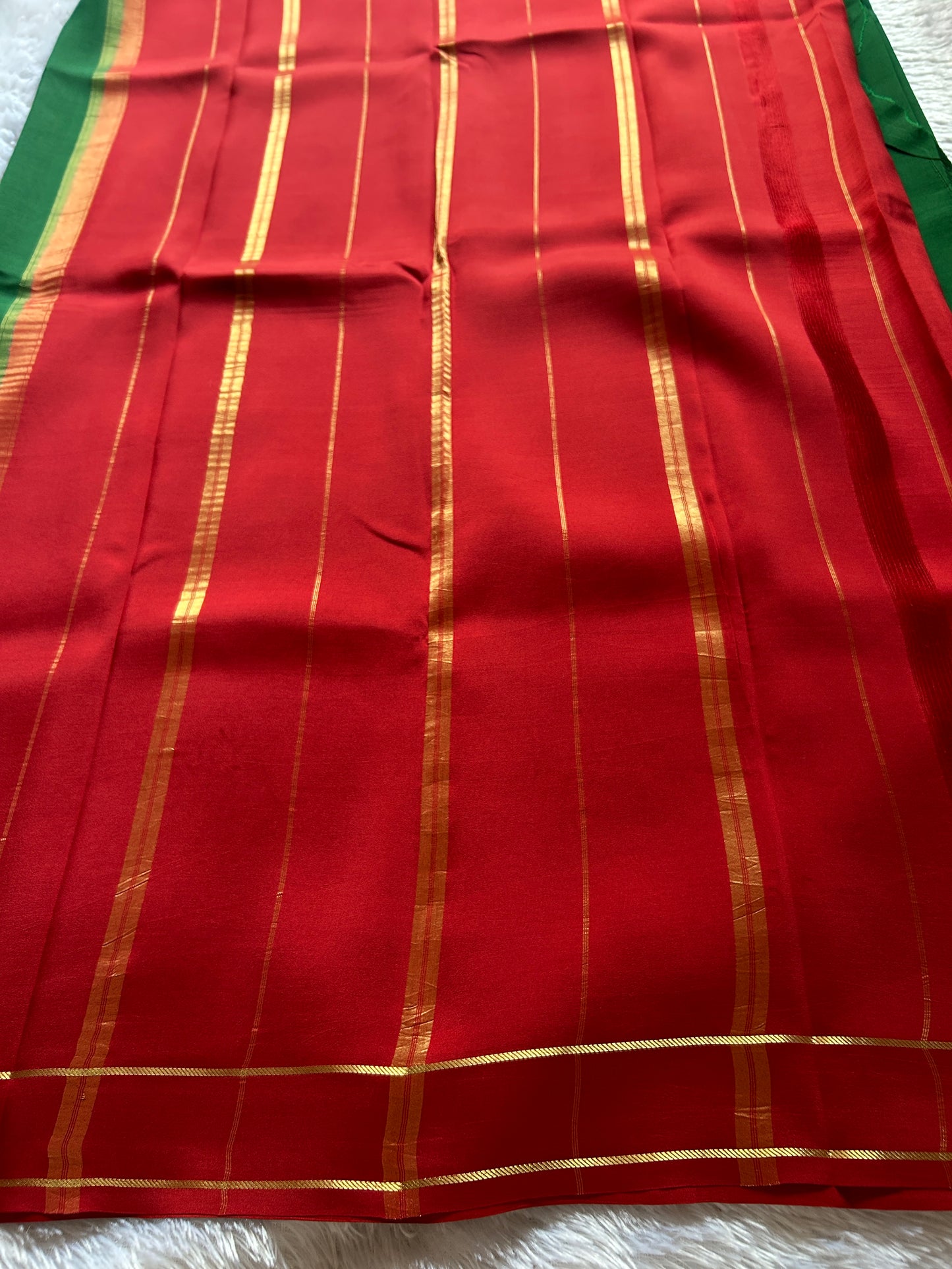 Rekha (2D) : Leaf green-red