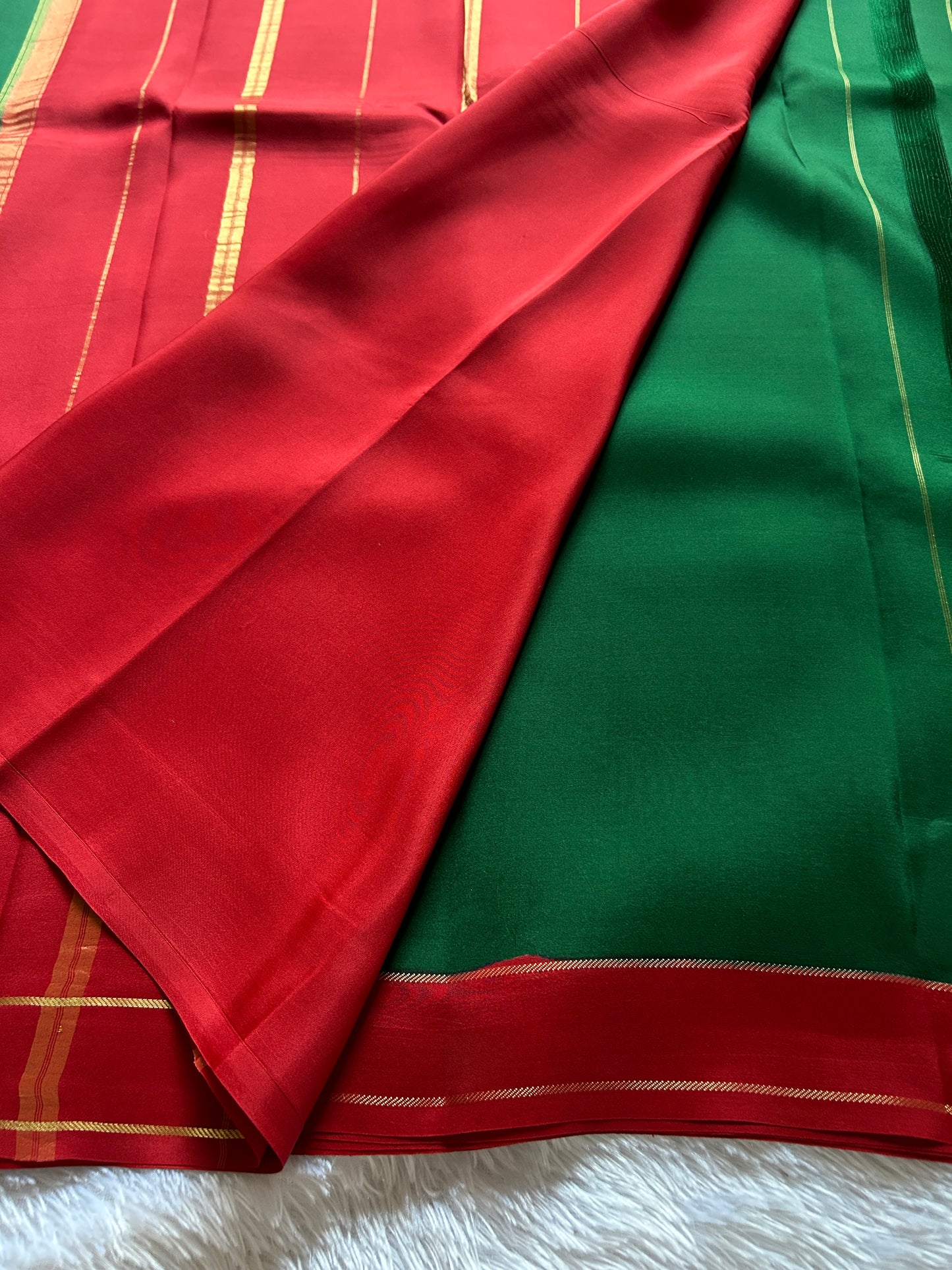 Rekha (2D) : Leaf green-red