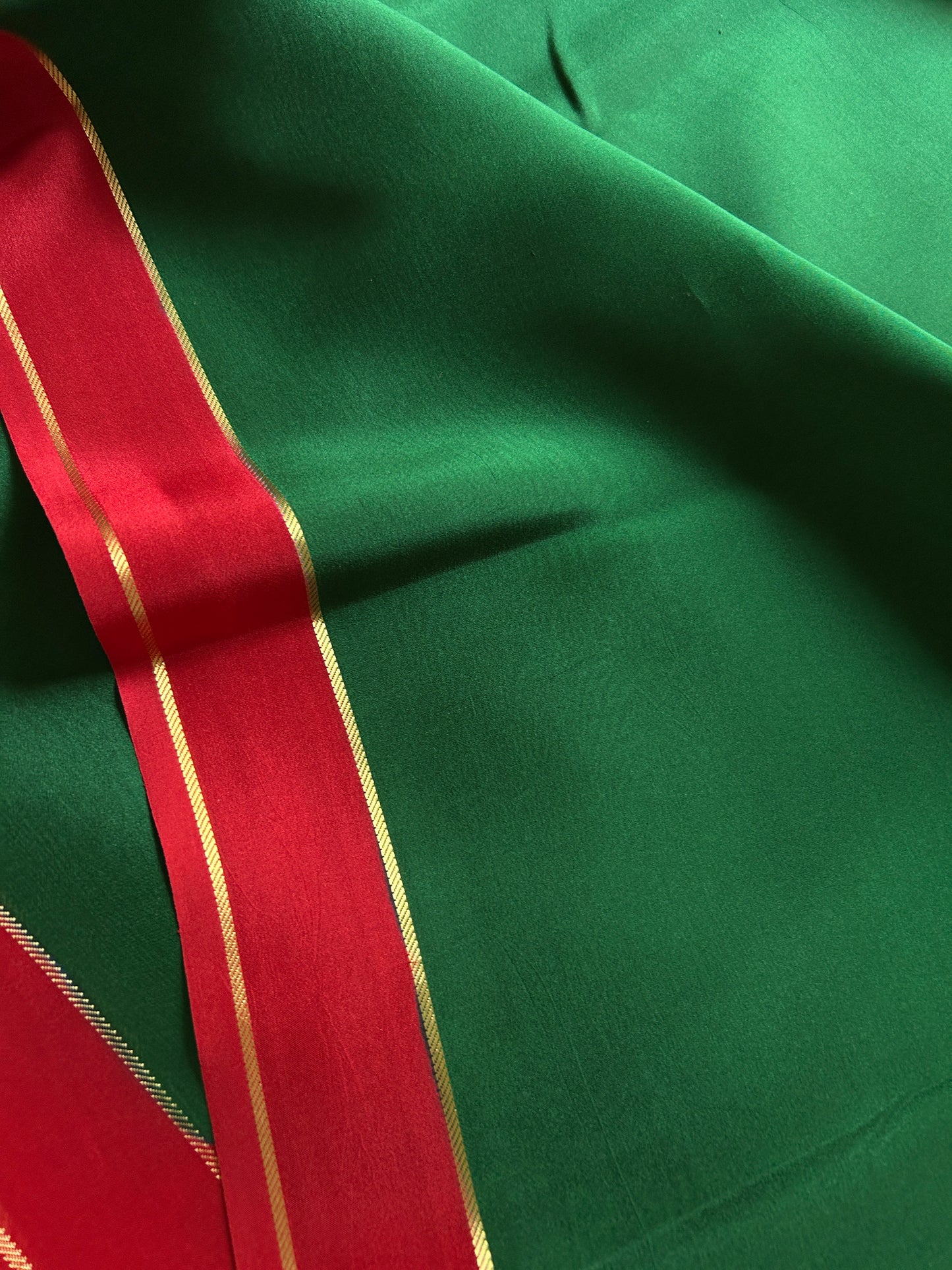 Rekha (2D) : Leaf green-red