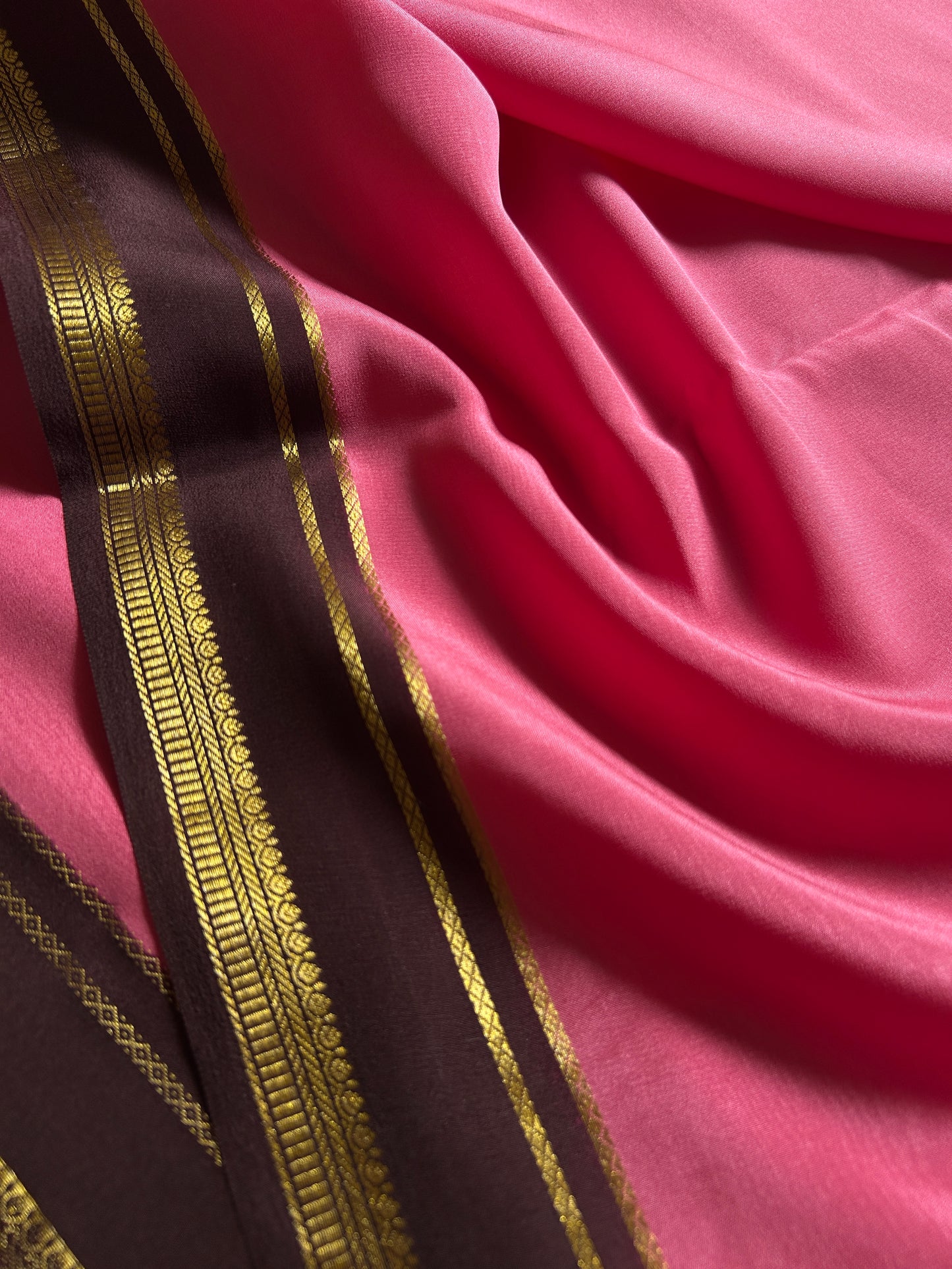 Sumathi (2D) : Petal pink-chocolate brown