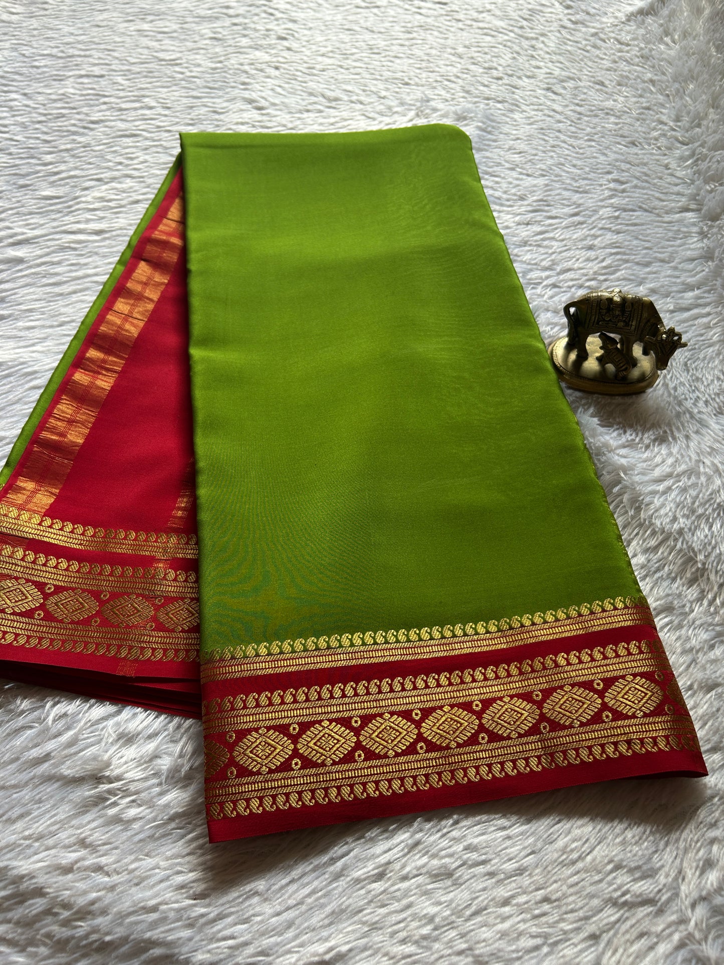 Rashmika (2D) : Moss green-red