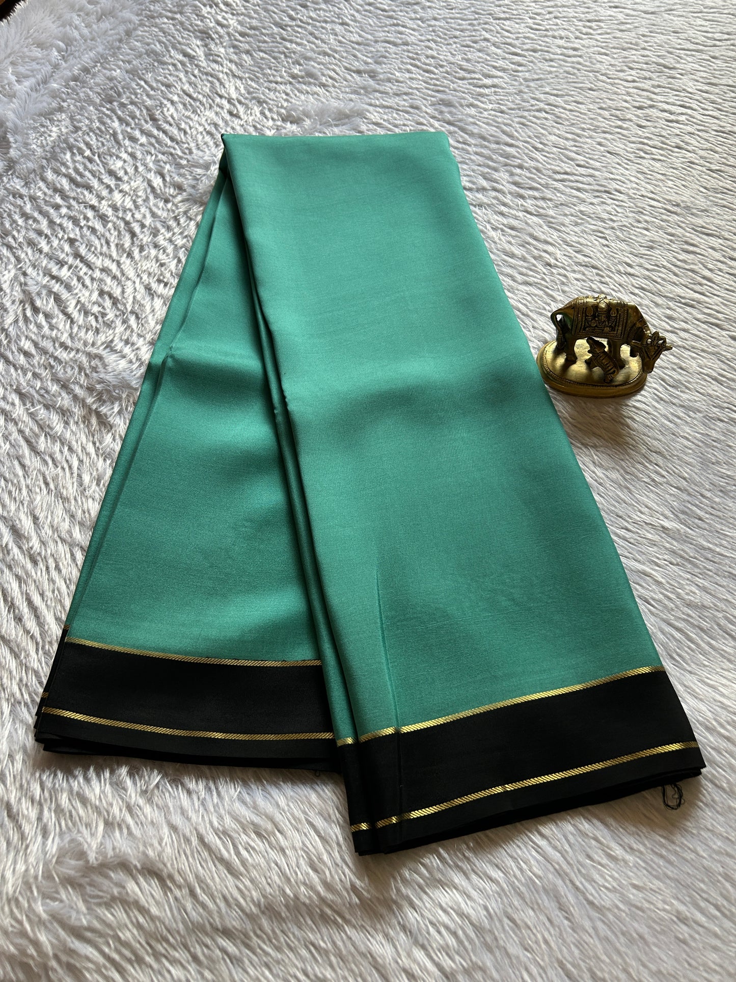 Rekha (2D) : Sea green-black