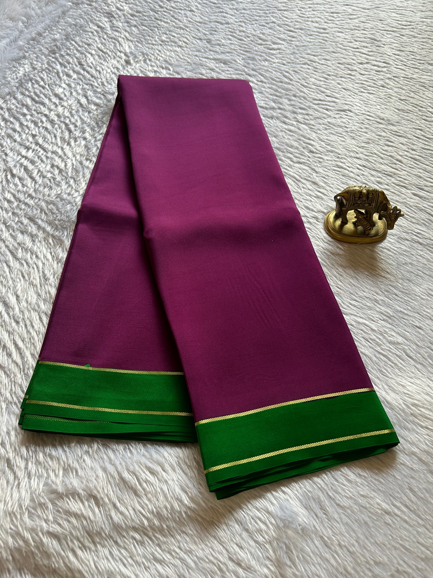 Rekha (2D) : Dark magenta-green