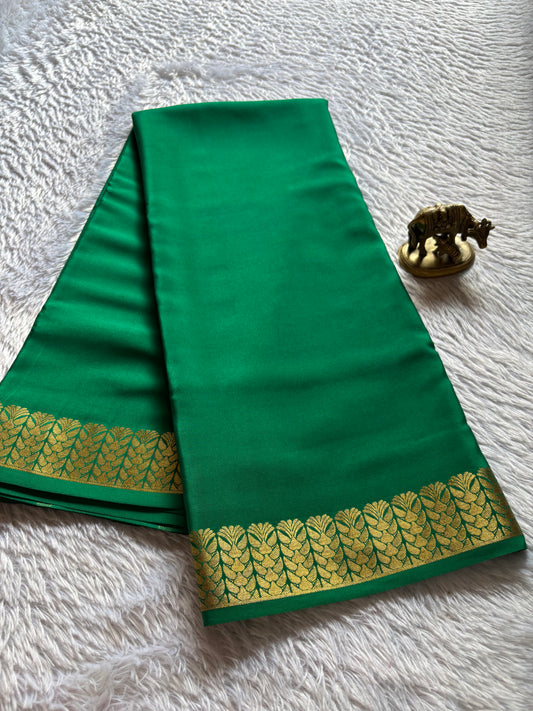 Vinutha : Solid Emerald green