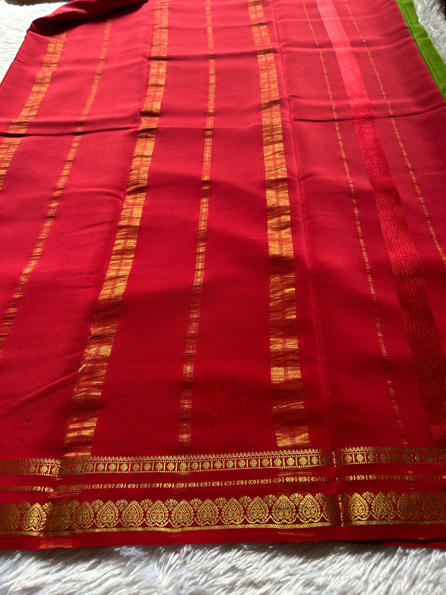 Rohini (2D) : Moss green-red