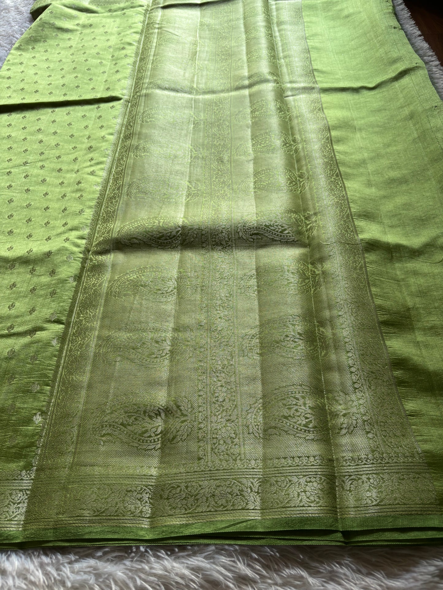 Banarasi Chiniya : Solid Pista green