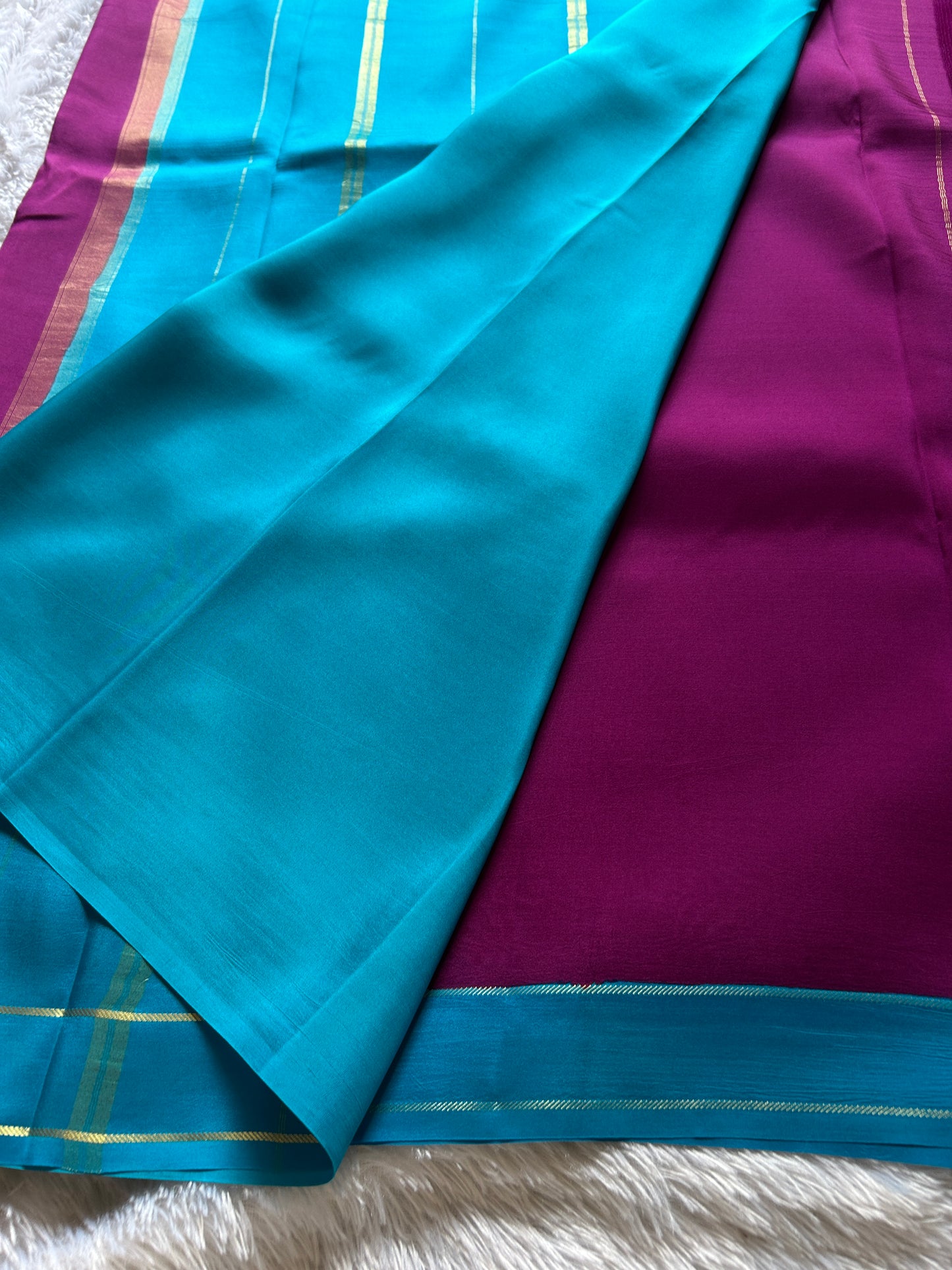 Rekha (2D) : Dark magenta-ananda blue