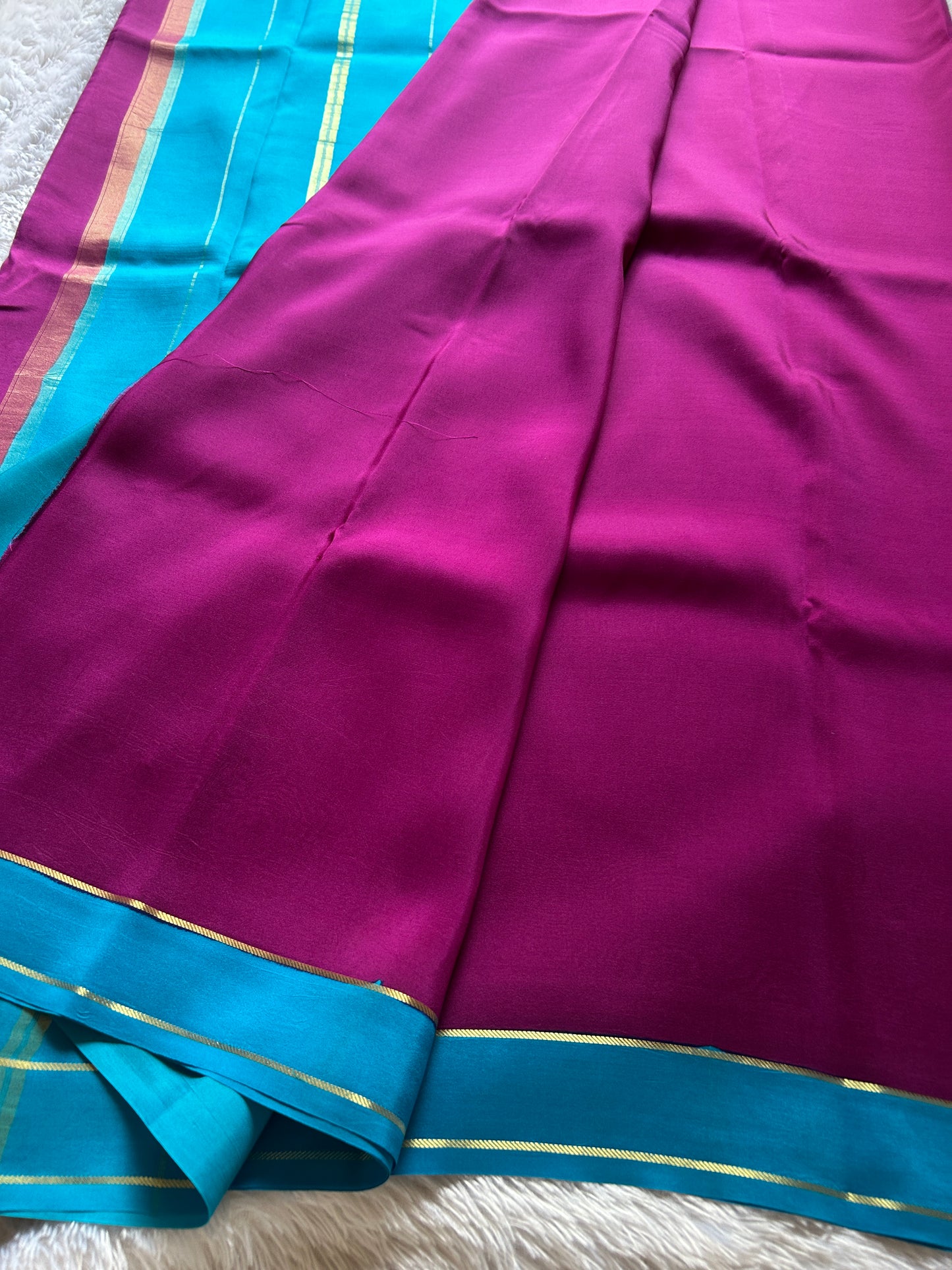 Rekha (2D) : Dark magenta-ananda blue