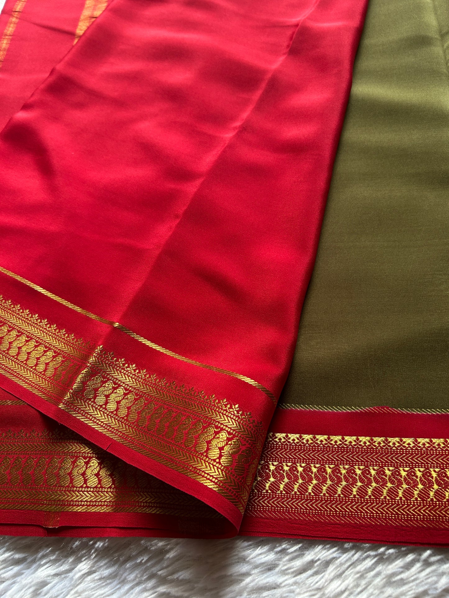 Mayuri (2D) : Khaki green-red