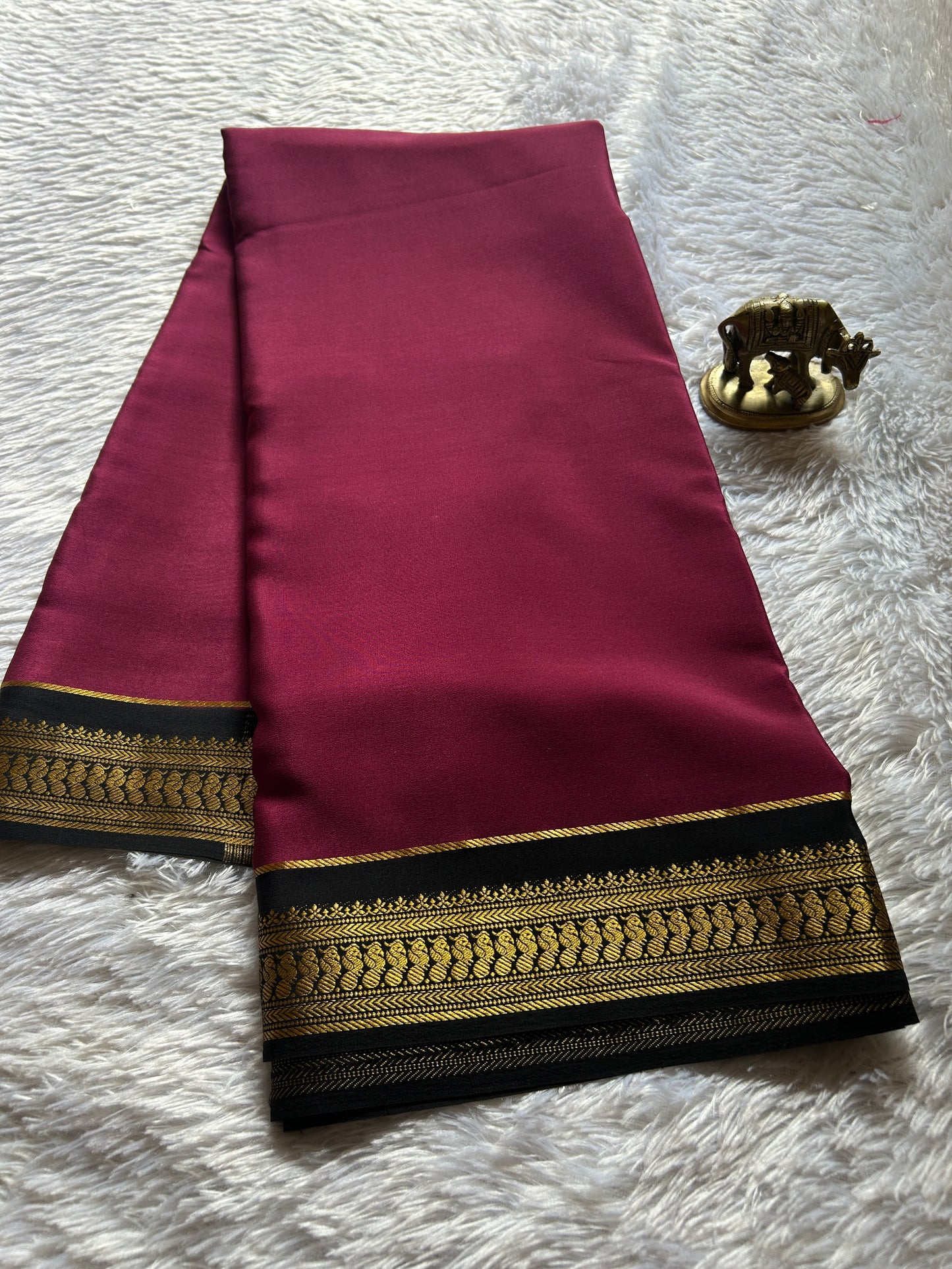 Mayuri (2D) : Maroon-black
